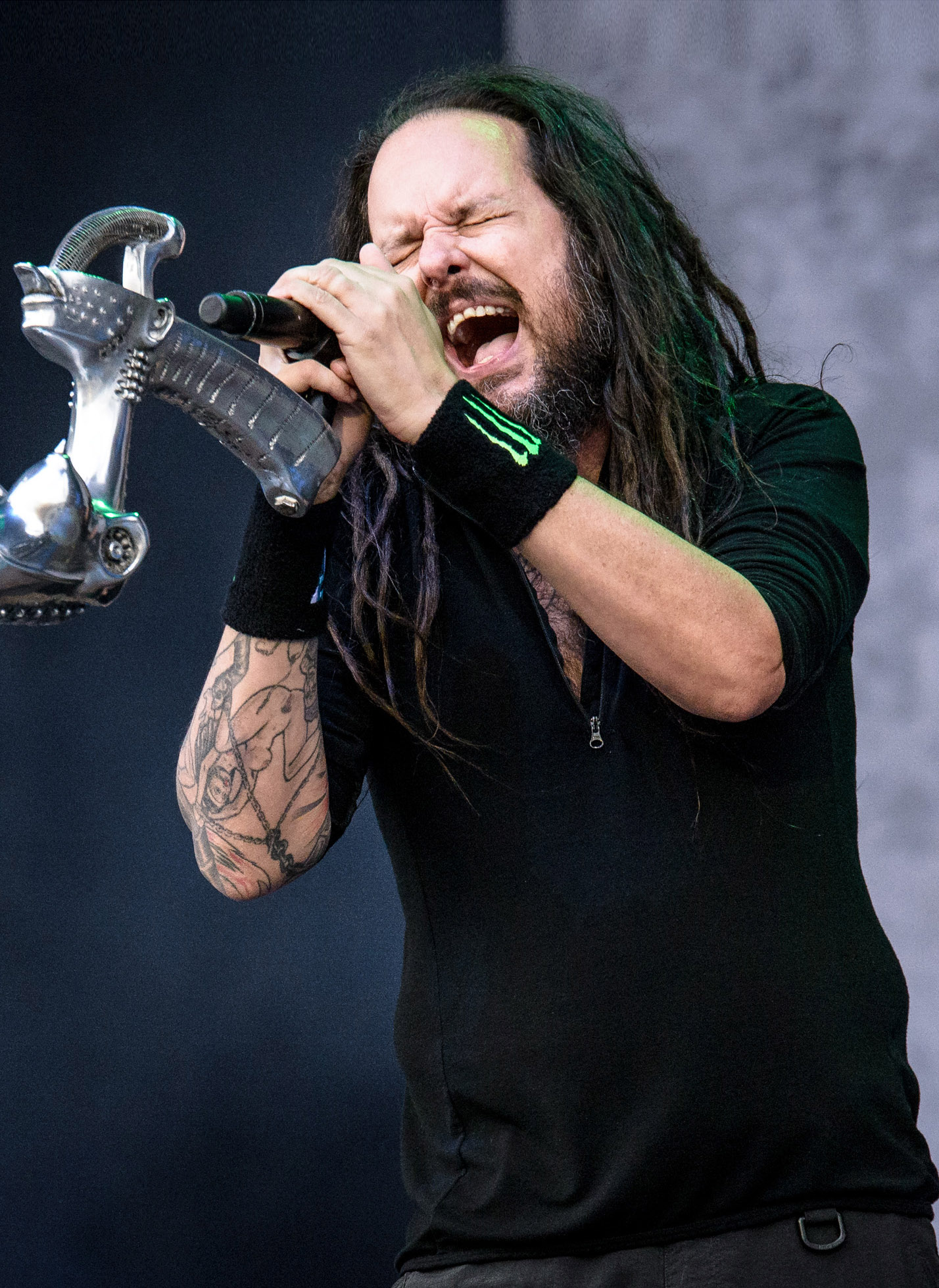 Imagem de referência relacionada a Jonathan Davis, item descrito como cantor norte-americano