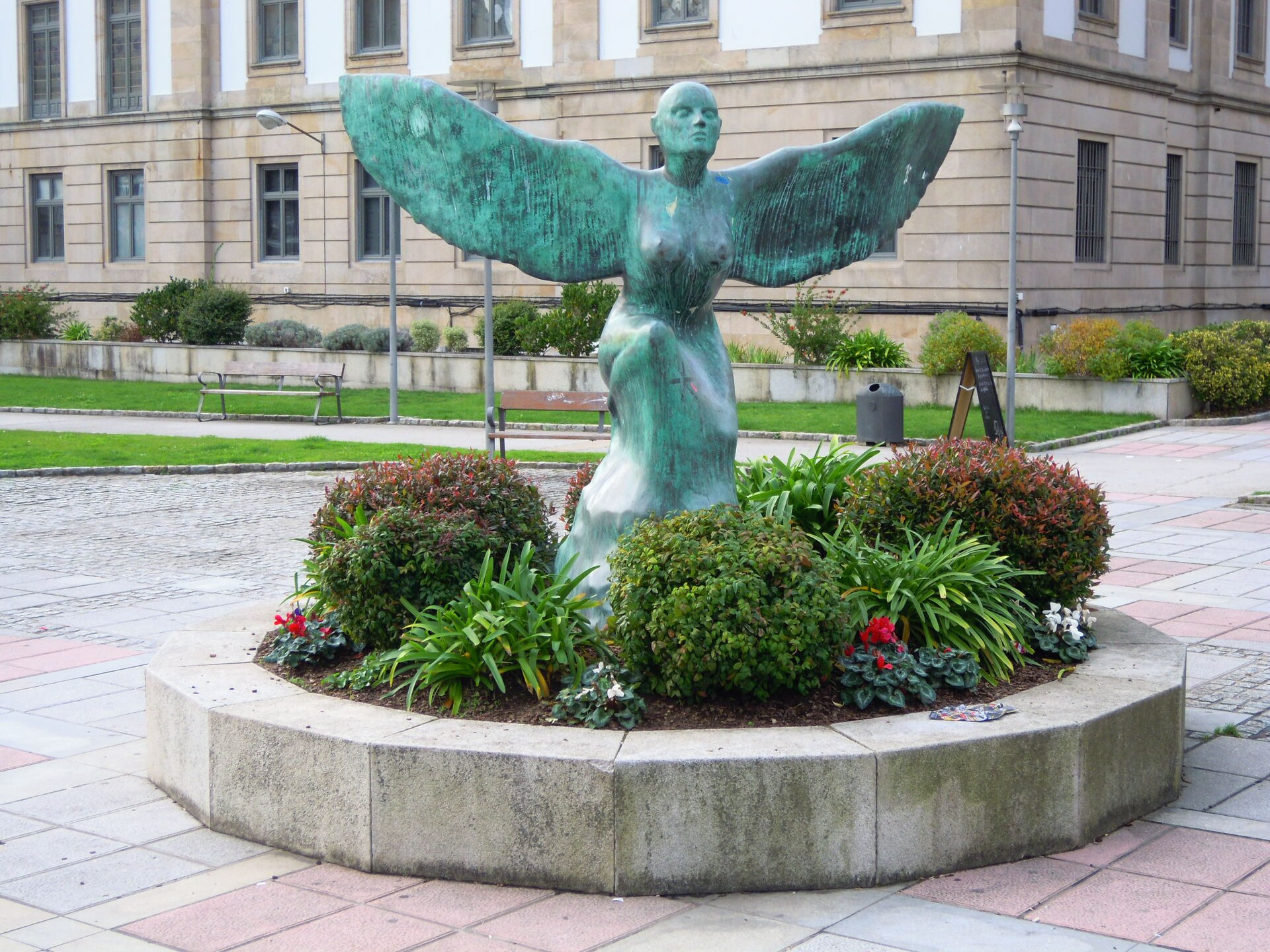 Imagem de referência de Monumento à Paz e à Liberdade, descrito nos dados abertos como státua em Pontevedra, Espanha
