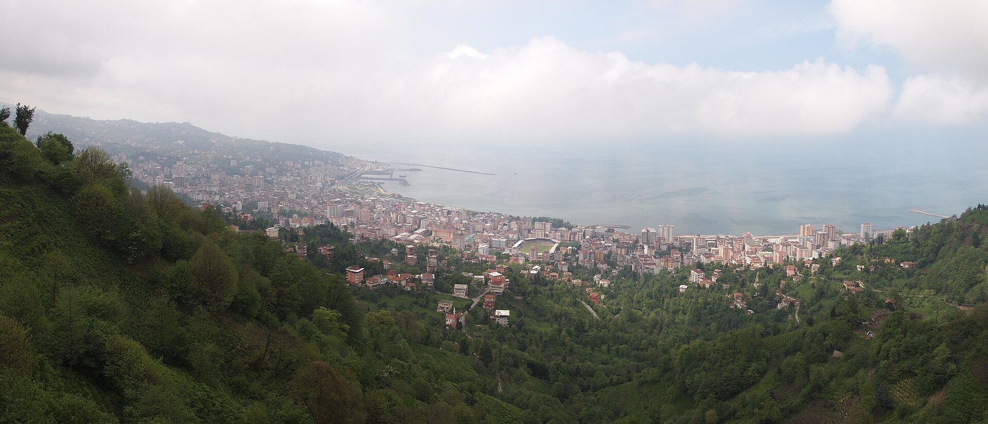 Imagem de referência relacionada a Rize, item descrito como distrito e cidade capital da província homónima, Turquia
