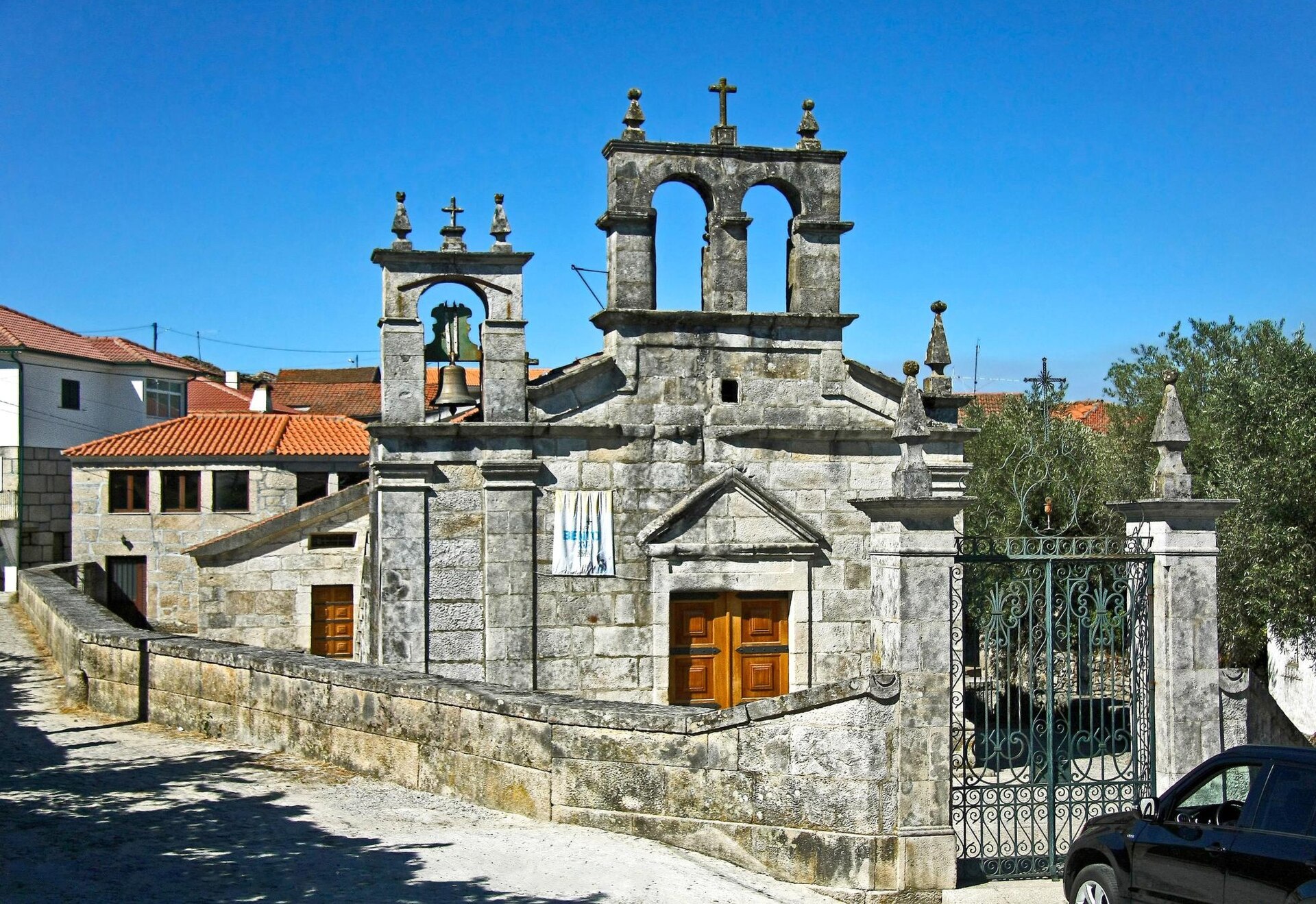 Imagem de referência relacionada a Torre do Pinhão, item descrito como povoação portuguesa sede da Freguesia de Torre do Pinhão do Município de Sabrosa