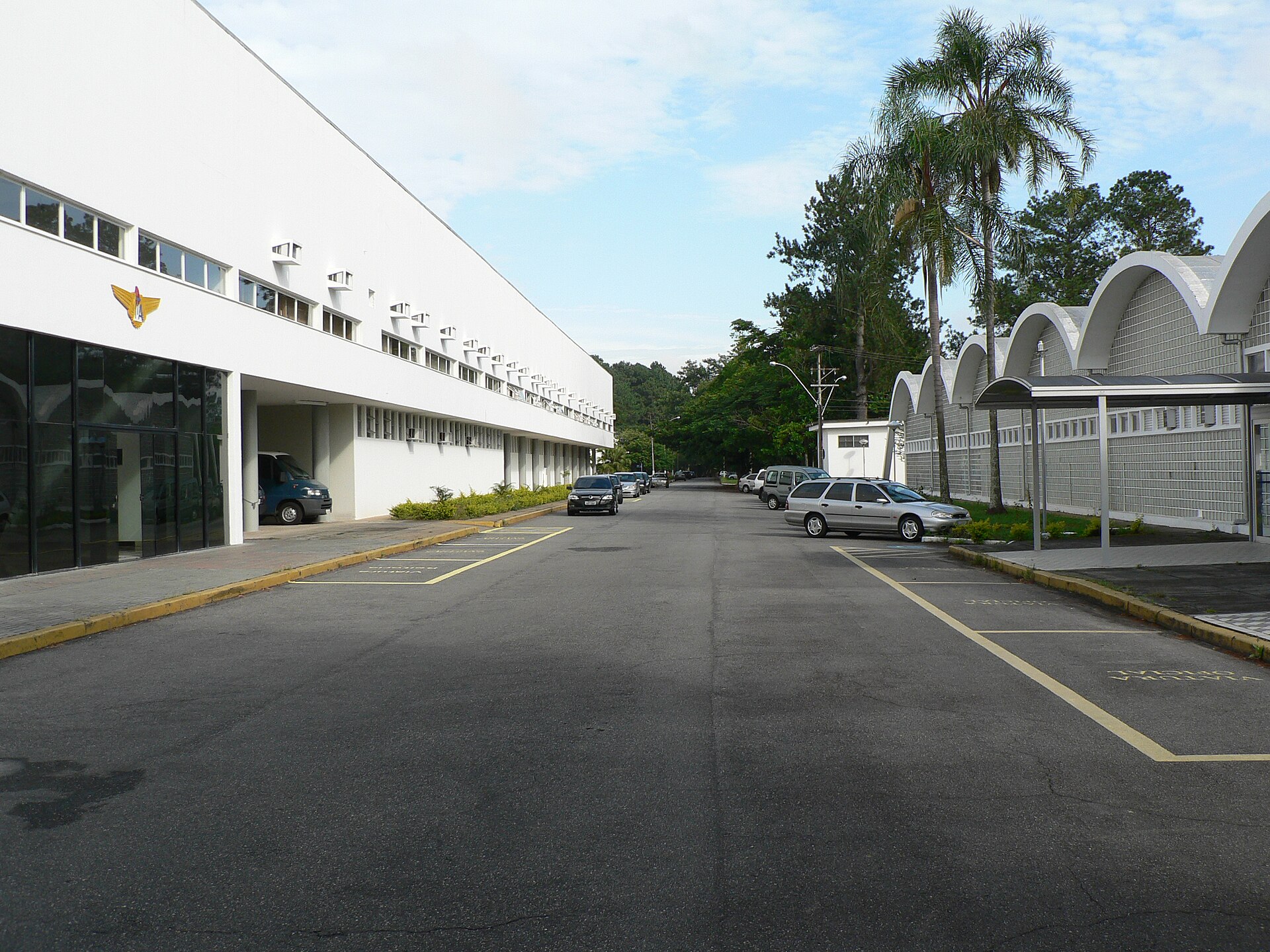 Imagem de referência relacionada a Instituto Tecnológico de Aeronáutica, item descrito como faculdade pública federal em São José dos Campos, São Paulo