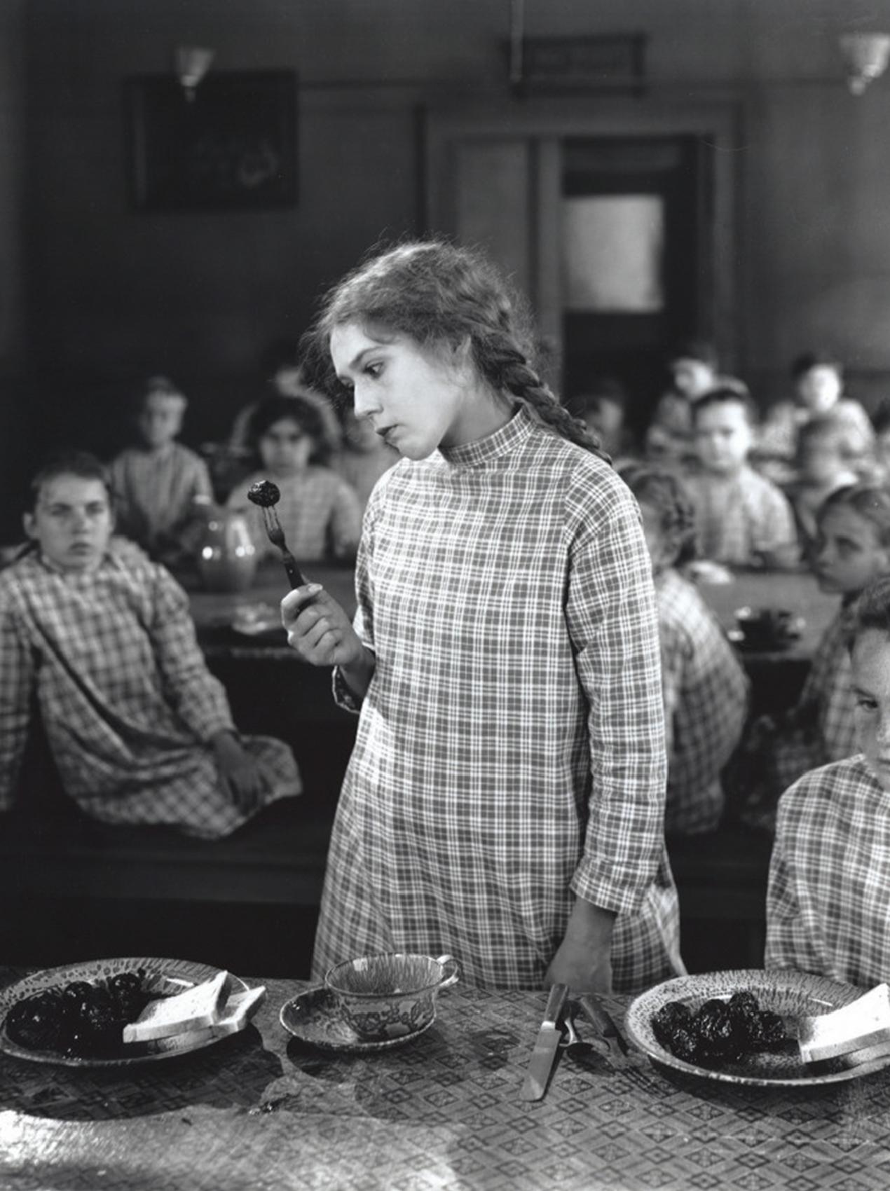 Imagem de referência de Daddy Long Legs, descrito nos dados abertos como filme de 1955 dirigido por Jean Negulesco