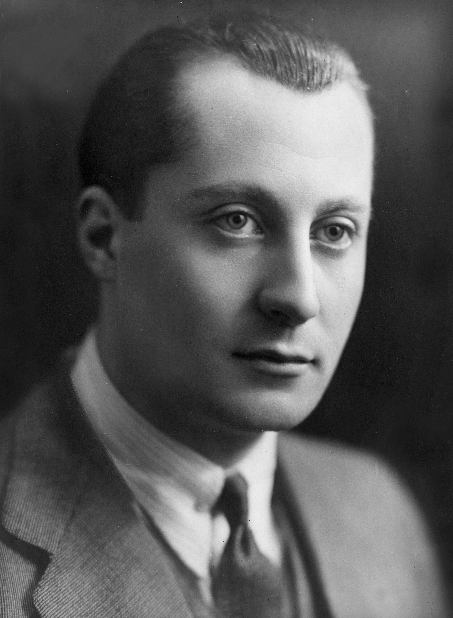 Imagem de referência de José António Primo de Rivera, descrito nos dados abertos como político espanhol, criador da Falange Espanhola