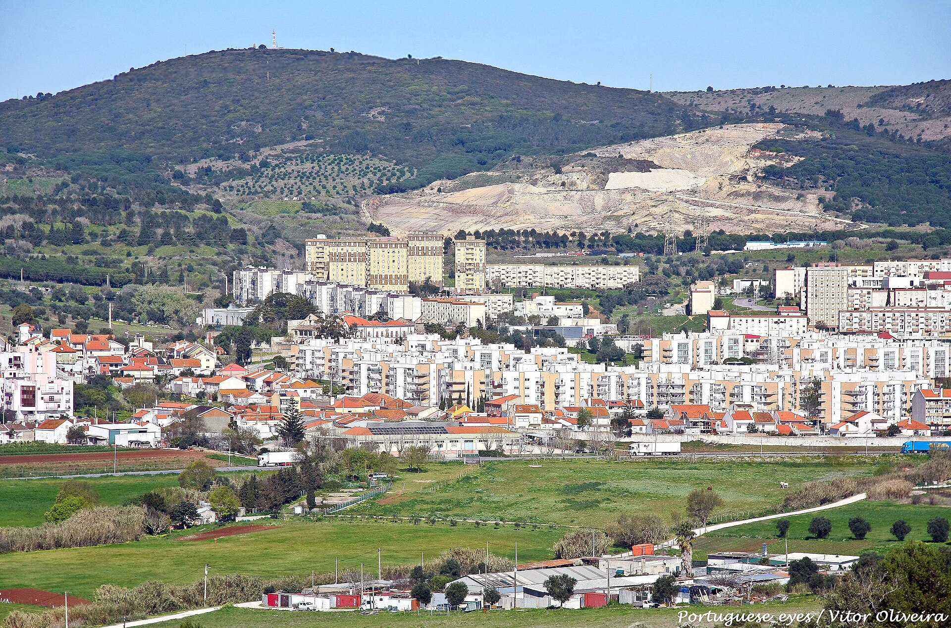 Imagem de referência relacionada a Vialonga, item descrito como vila portuguesa sede da Freguesia de Vialonga