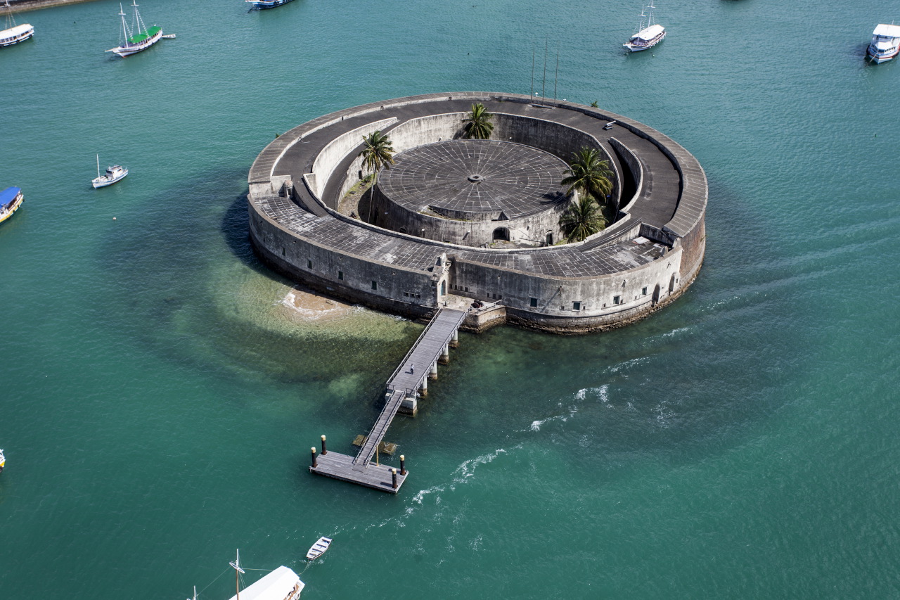 Imagem de referência relacionada a Forte de São Marcelo, item descrito como bem tombado pelo Instituto do Patrimônio Artístico e Cultural da Bahia na cidade de Salvador, Bahia