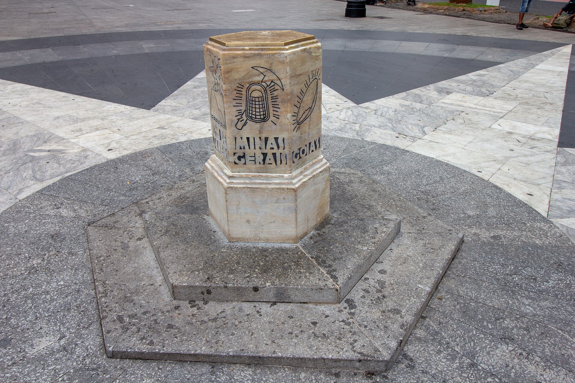 Imagem de referência de Marco zero da cidade de São Paulo, descrito nos dados abertos como monumento na cidade de São Paulo