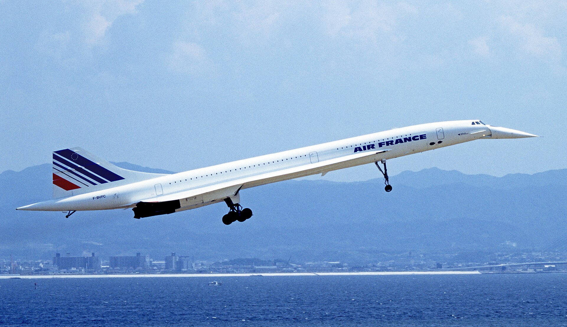 Imagem de referência de The Concorde ... Airport '79, descrito nos dados abertos como filme de desastre de 1979 dirigido por David Lowell Rich