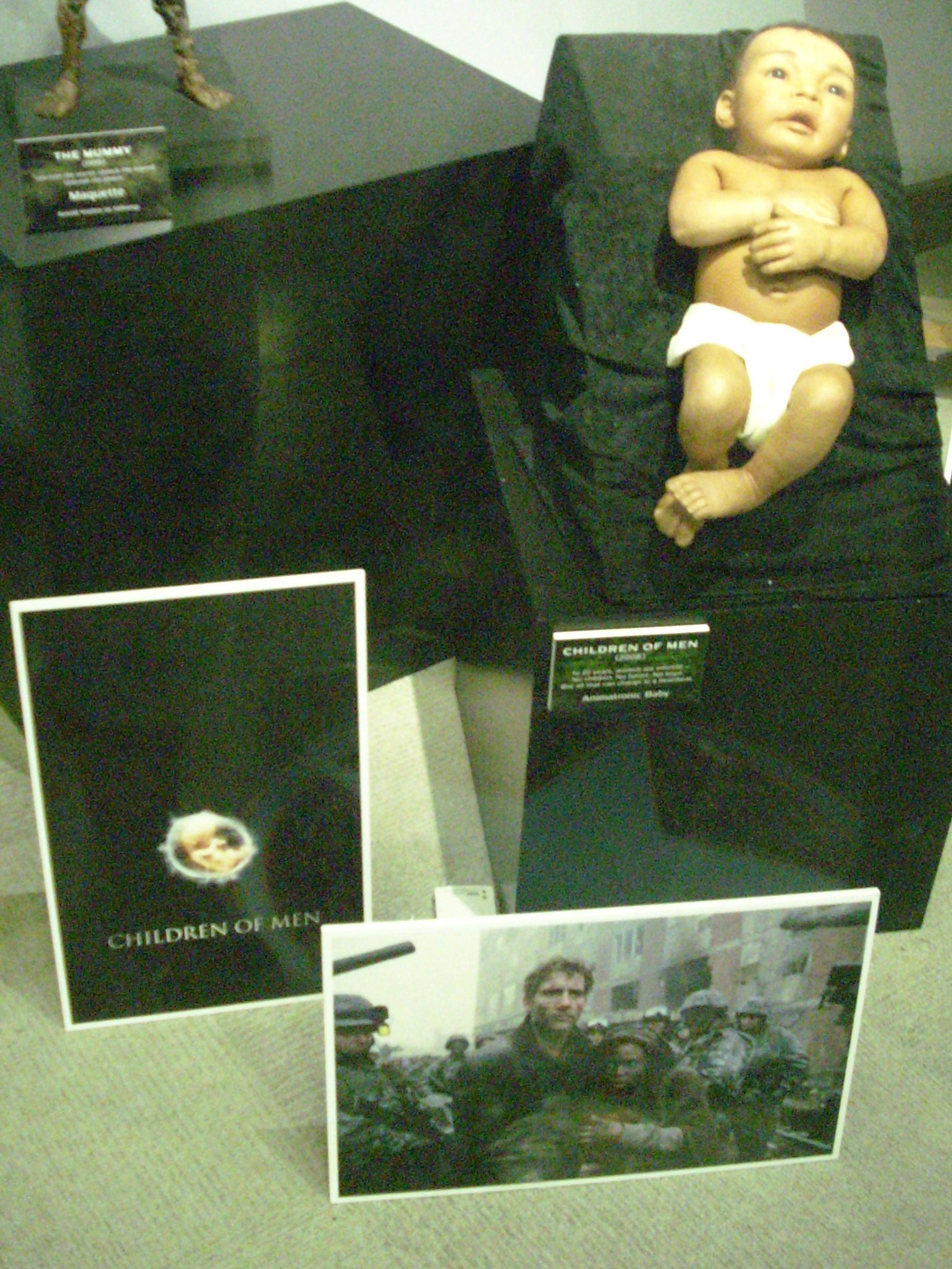 Imagem de referência relacionada a Children of Men, item descrito como filme de 2006 dirigido por Alfonso Cuarón