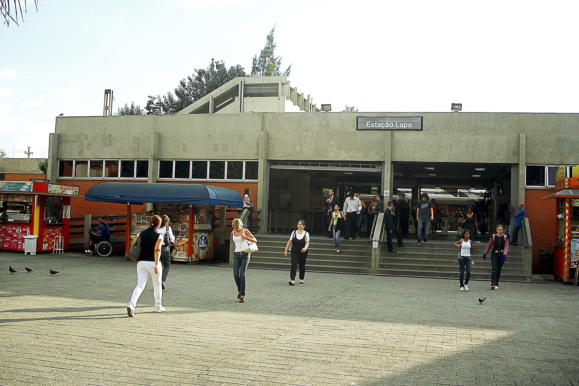 Imagem de referência de Estação Lapa (Linha 8), descrito nos dados abertos como estação ferroviária no município de São Paulo, Brasil