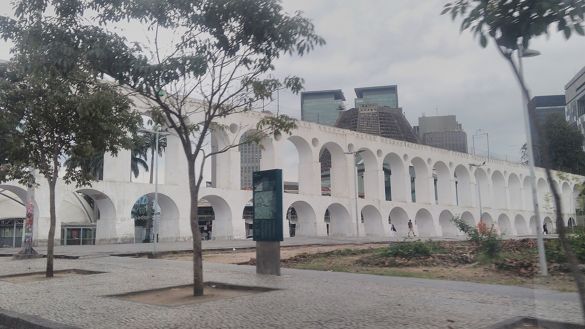 Imagem de referência de Aqueduto da Carioca, descrito nos dados abertos como patrimônio localizado no Brasil