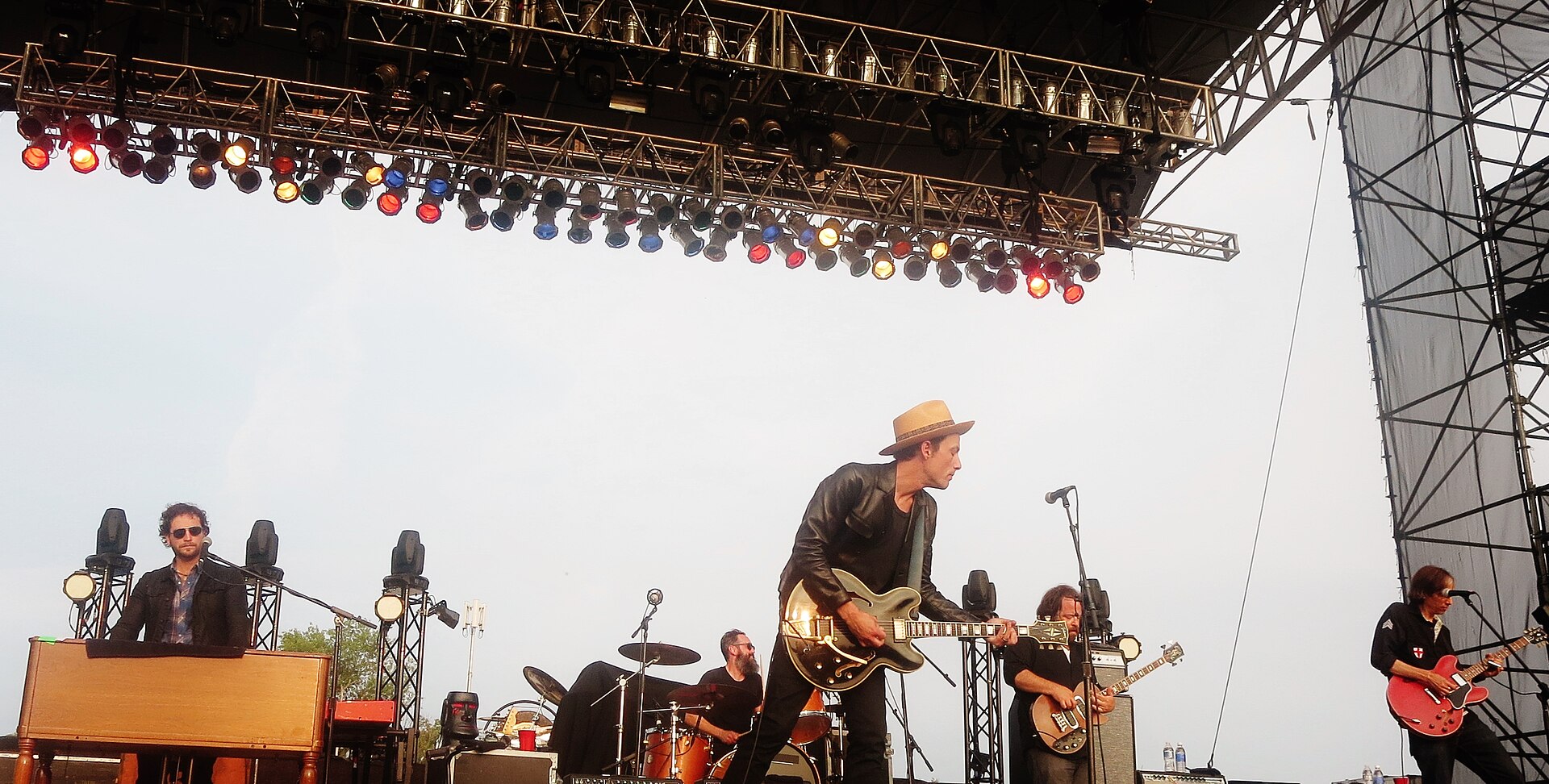 Imagem de referência de The Wallflowers, descrito nos dados abertos como banda musical