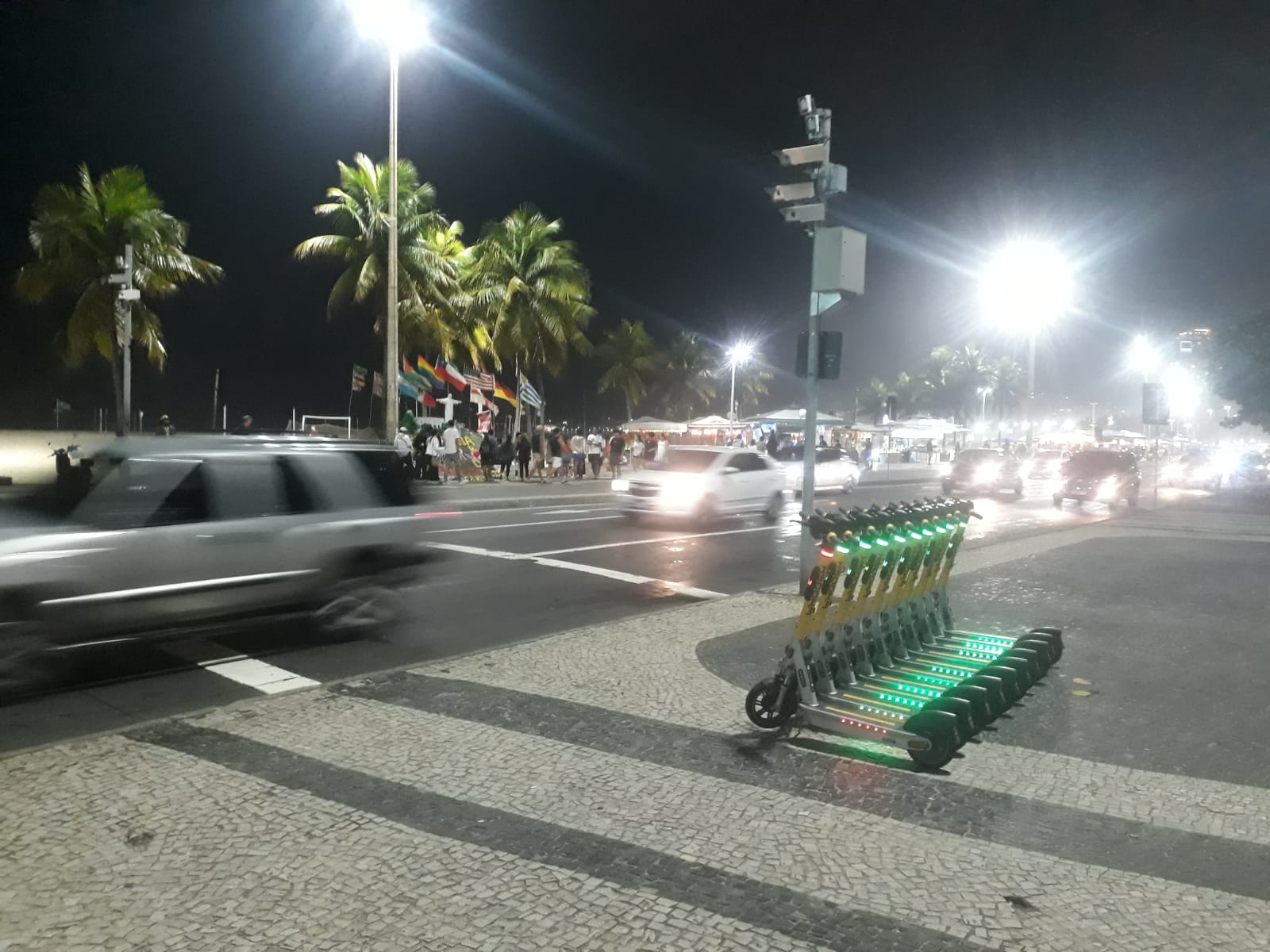 Imagem de referência de Avenida Atlântica, descrito nos dados abertos como logradouro na cidade do Rio de Janeiro