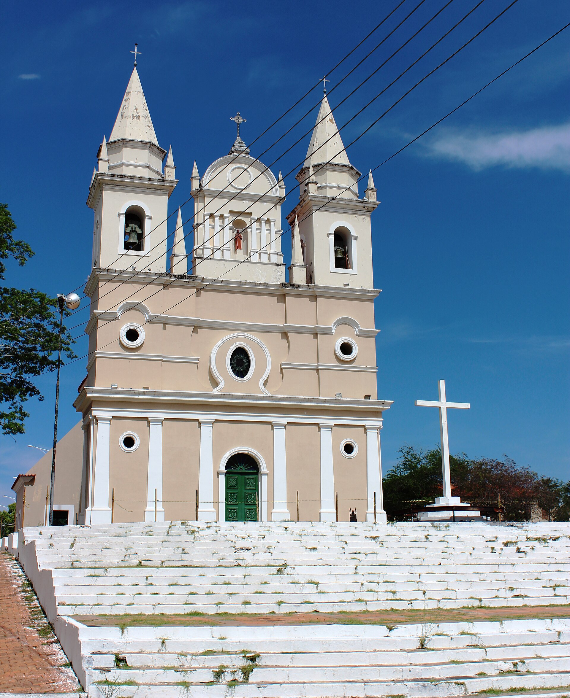 Imagem de referência de Igreja São Benedito, descrito nos dados abertos como igreja em Teresina, Brasil