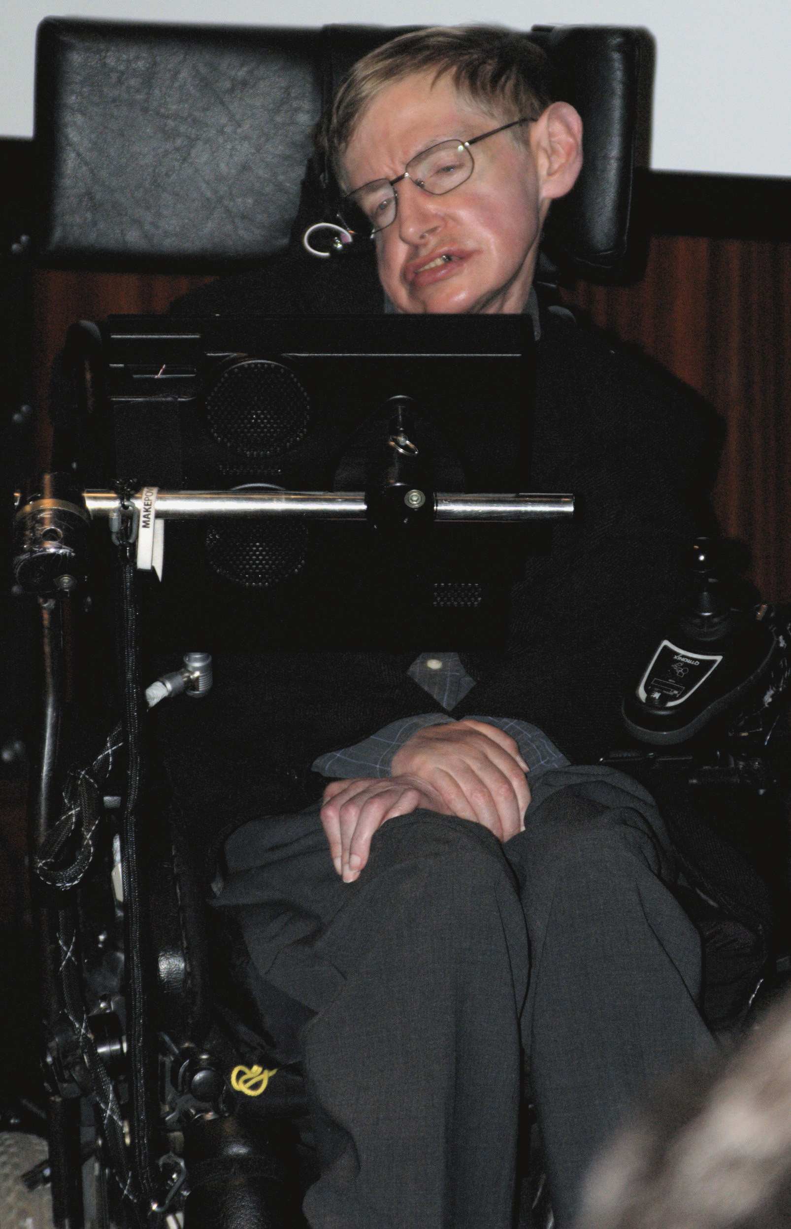 Imagem de referência de Hawking, descrito nos dados abertos como telefilme britânico de 2004 dirigido por Philip Martin