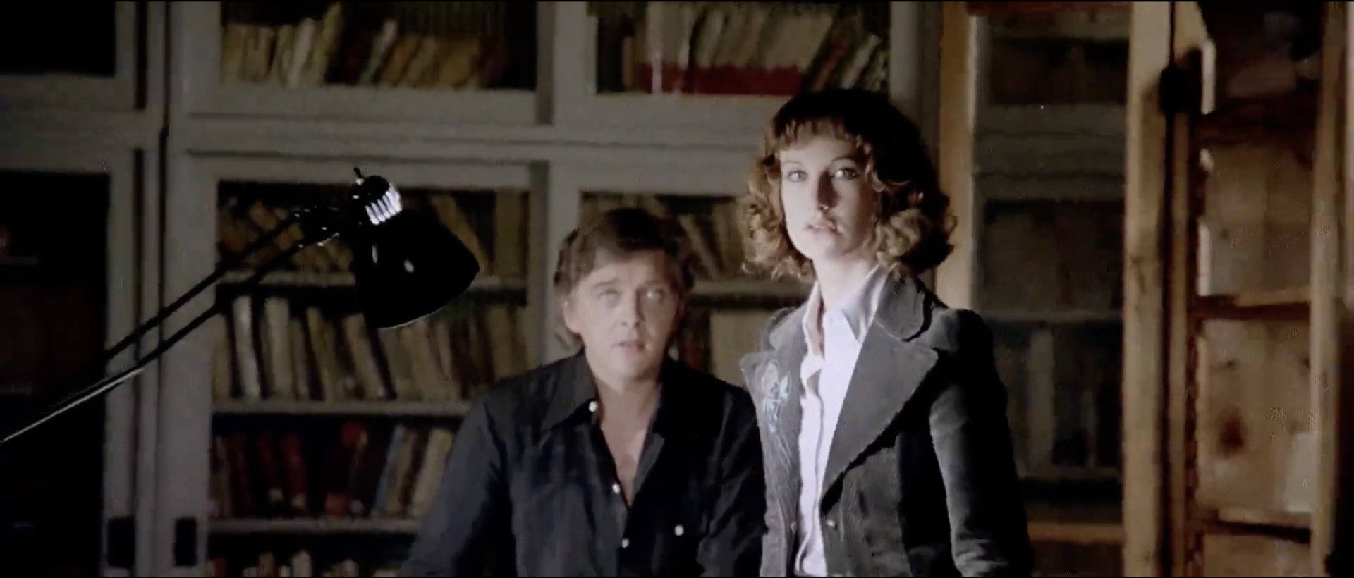 Imagem de referência de Profondo rosso, descrito nos dados abertos como filme de 1975 dirigido por Dario Argento