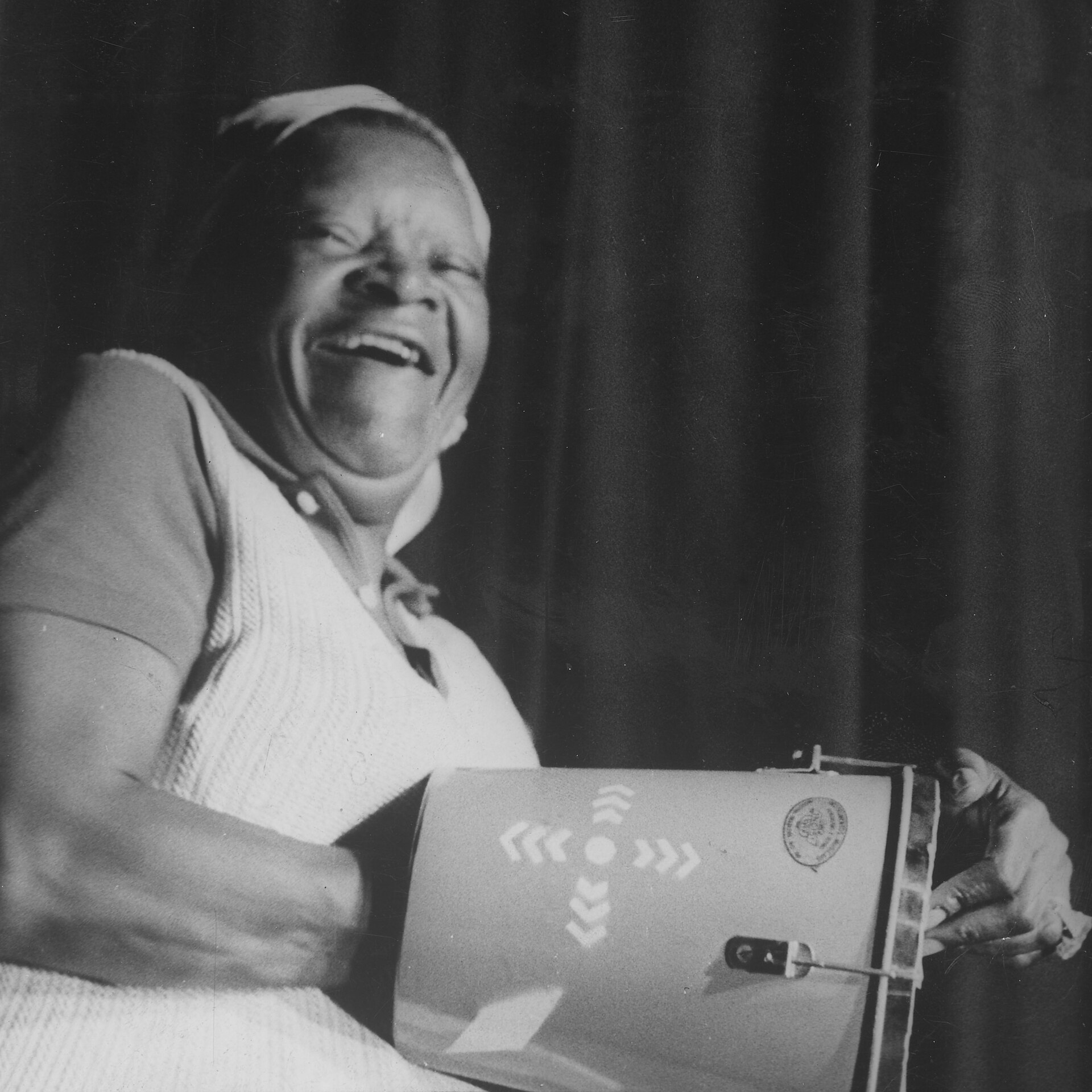 Imagem de referência de Clementina de Jesus, descrito nos dados abertos como cantora brasileira (1901–1987)