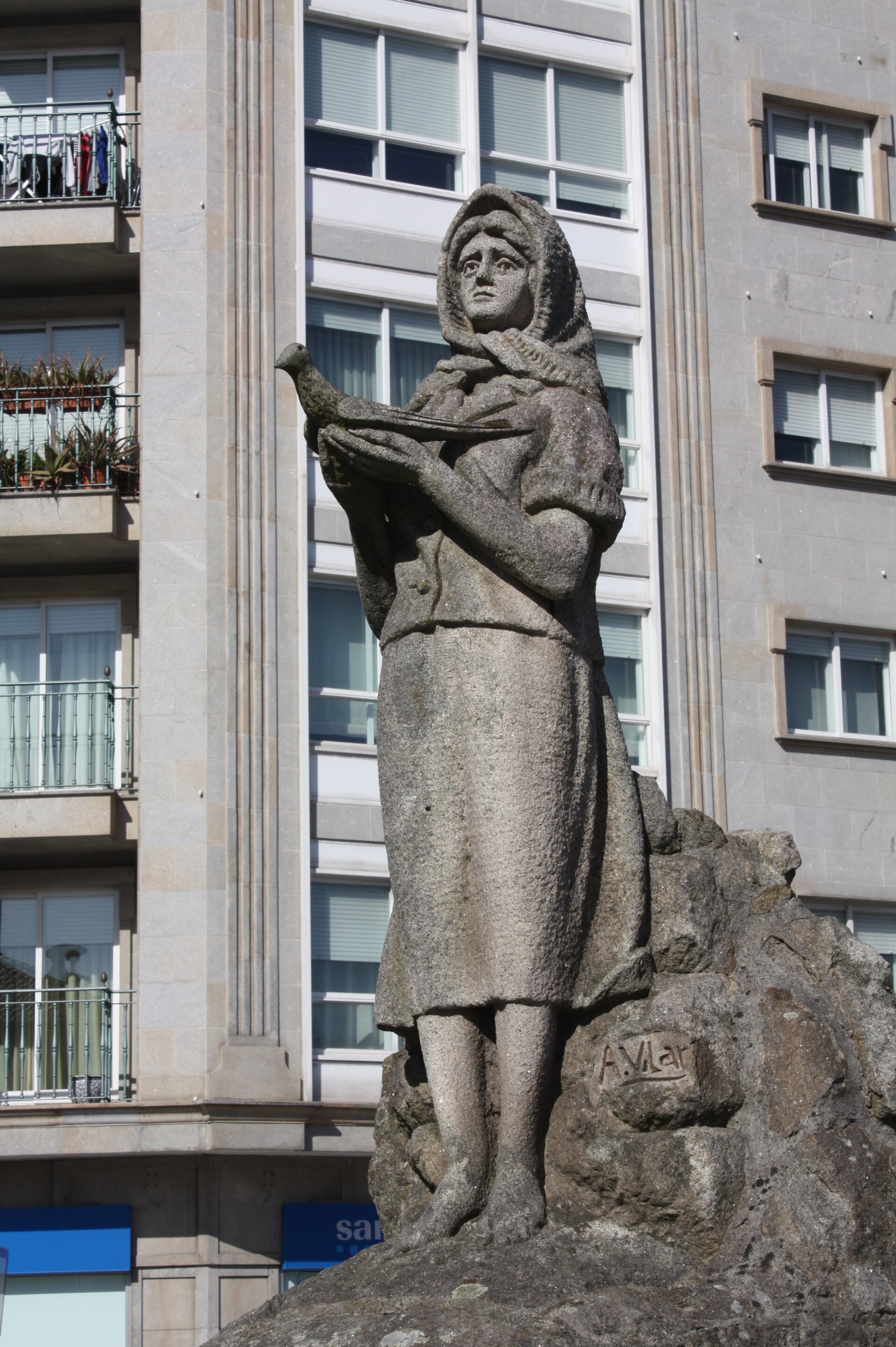 Imagem de referência de Monumento à mulher do emigrante, descrito nos dados abertos como estátua em Pontevedra, Espanha