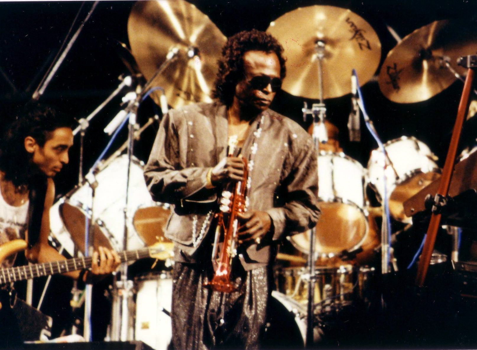 Imagem de referência relacionada a Miles Davis, item descrito como registro de referência sobre Miles Davis, organizado a partir de dados estruturados abertos
