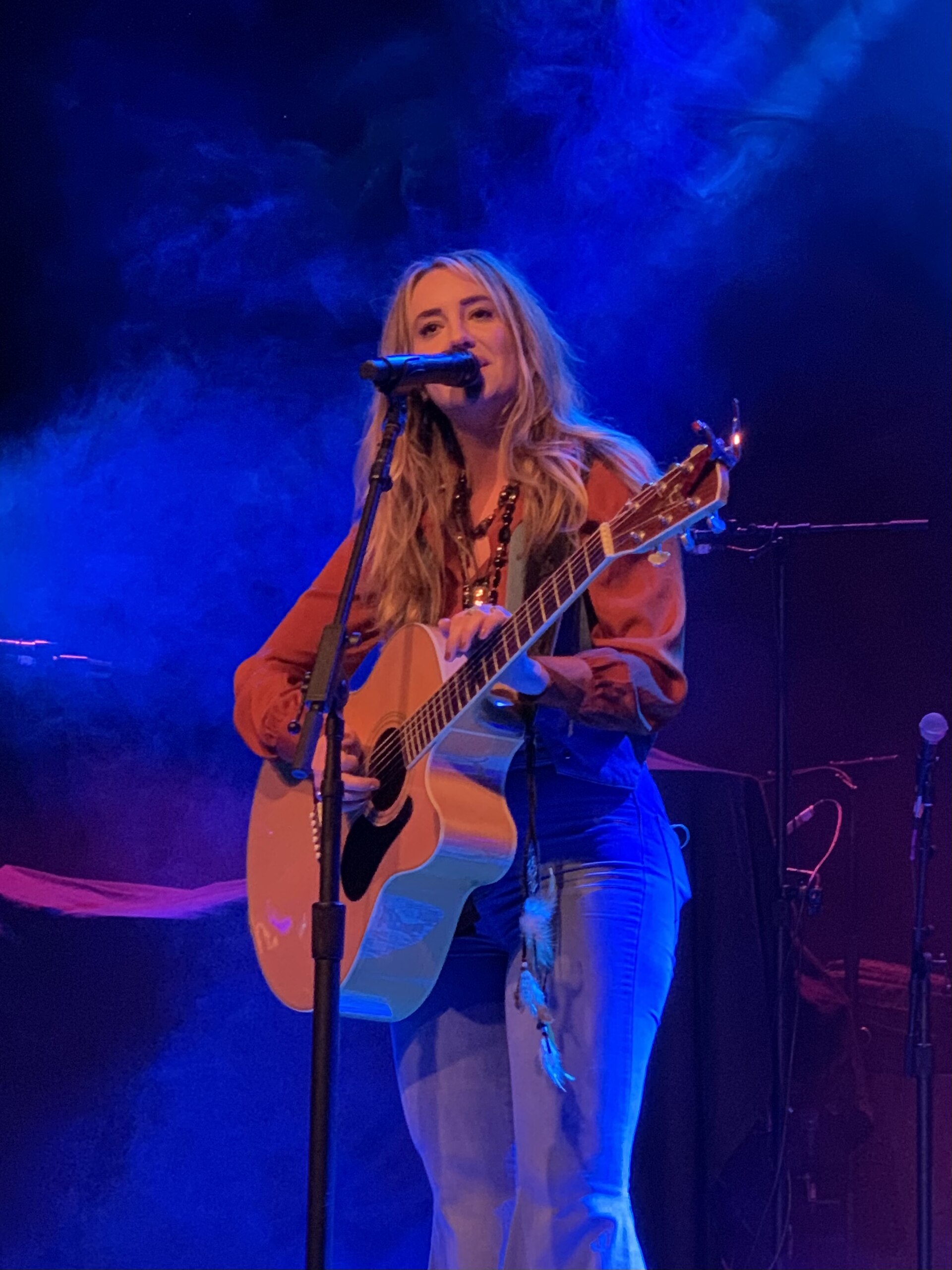 Imagem de referência de Lainey Wilson, descrito nos dados abertos como cantora norte-americana
