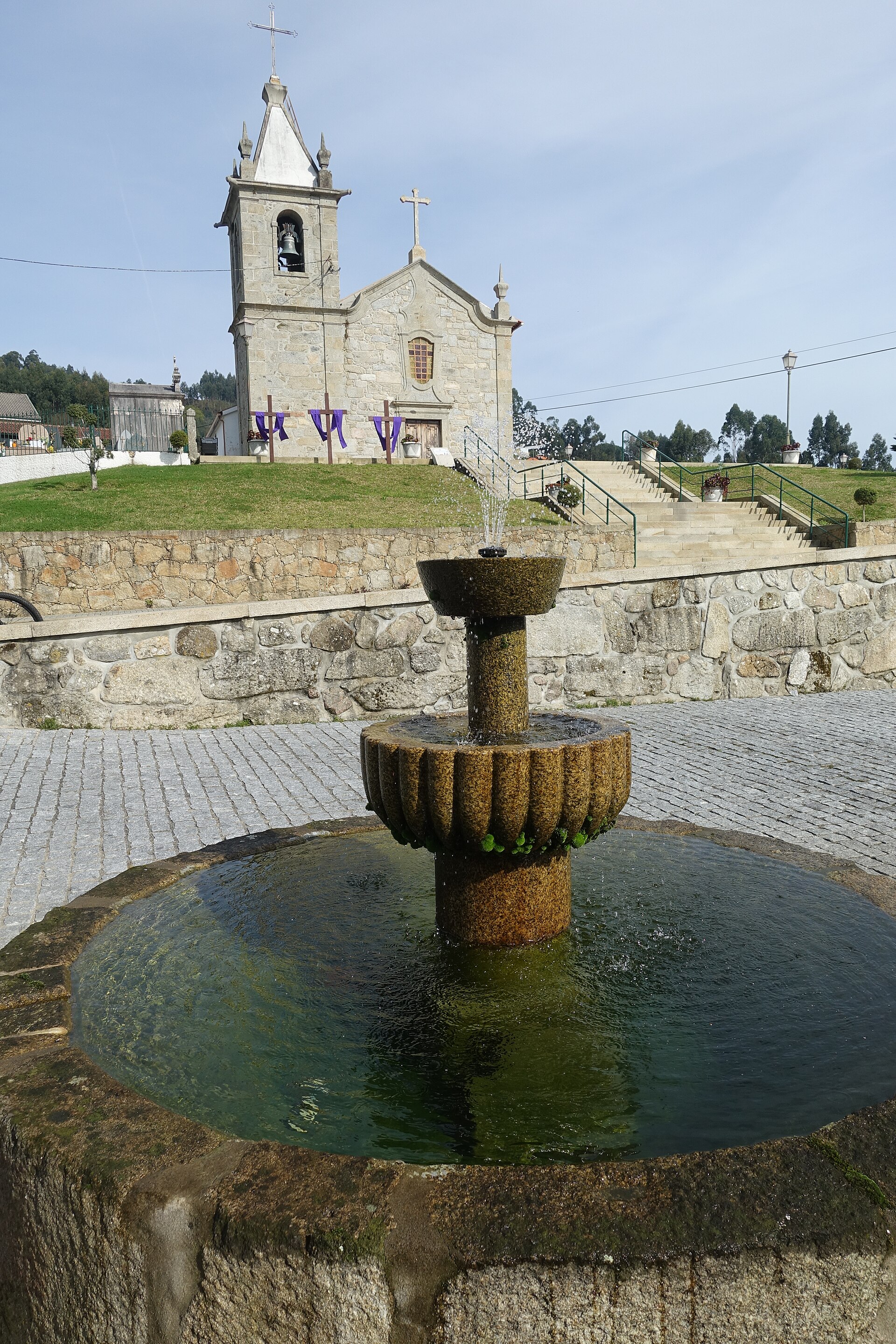Imagem de referência relacionada a Santiago de Carreiras, item descrito como povoação portuguesa do Município de Vila Verde