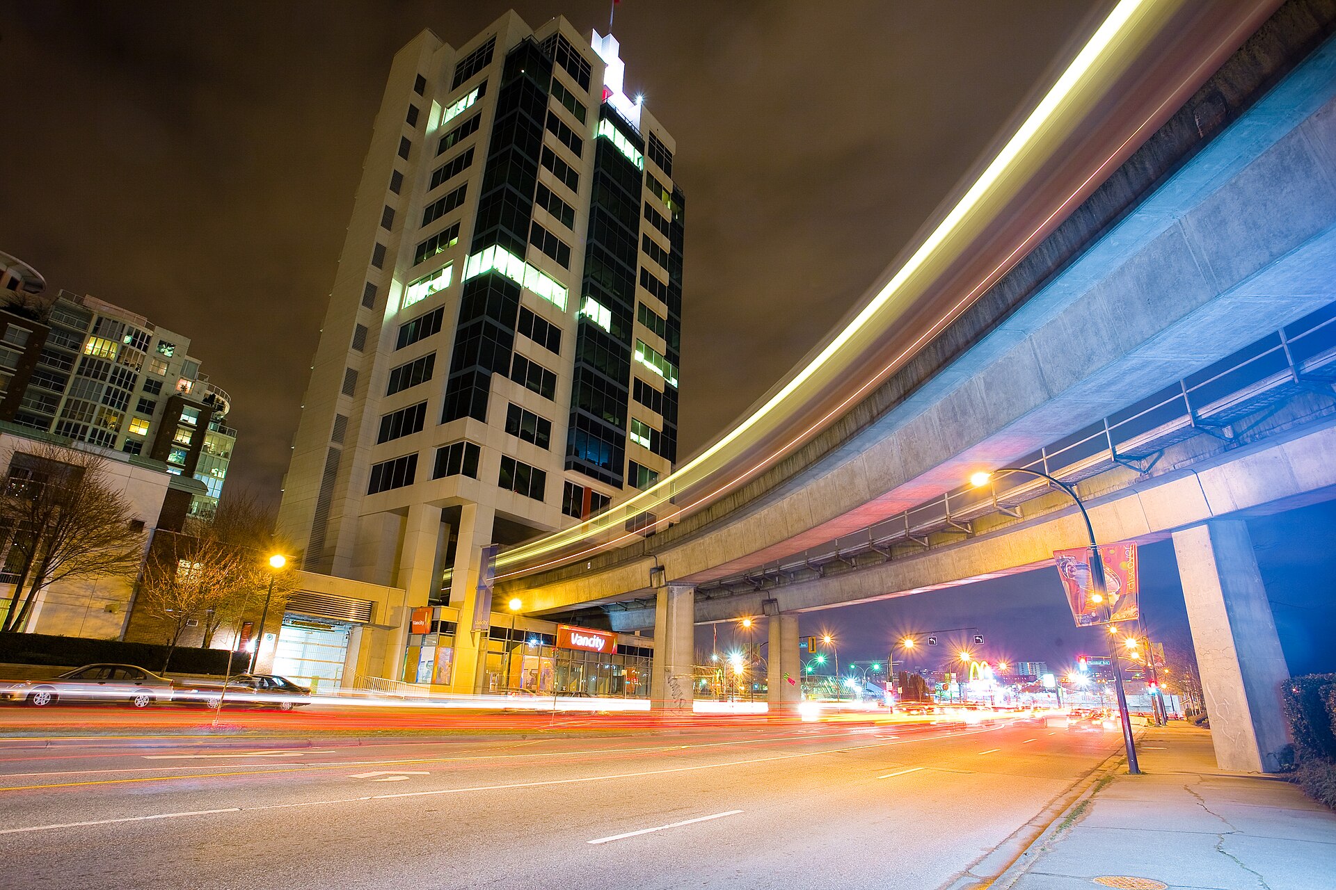Imagem de referência de Time Enough at Last, descrito nos dados abertos como 8.º episódio da 1.ª temporada de The Twilight Zone (1959-1964)