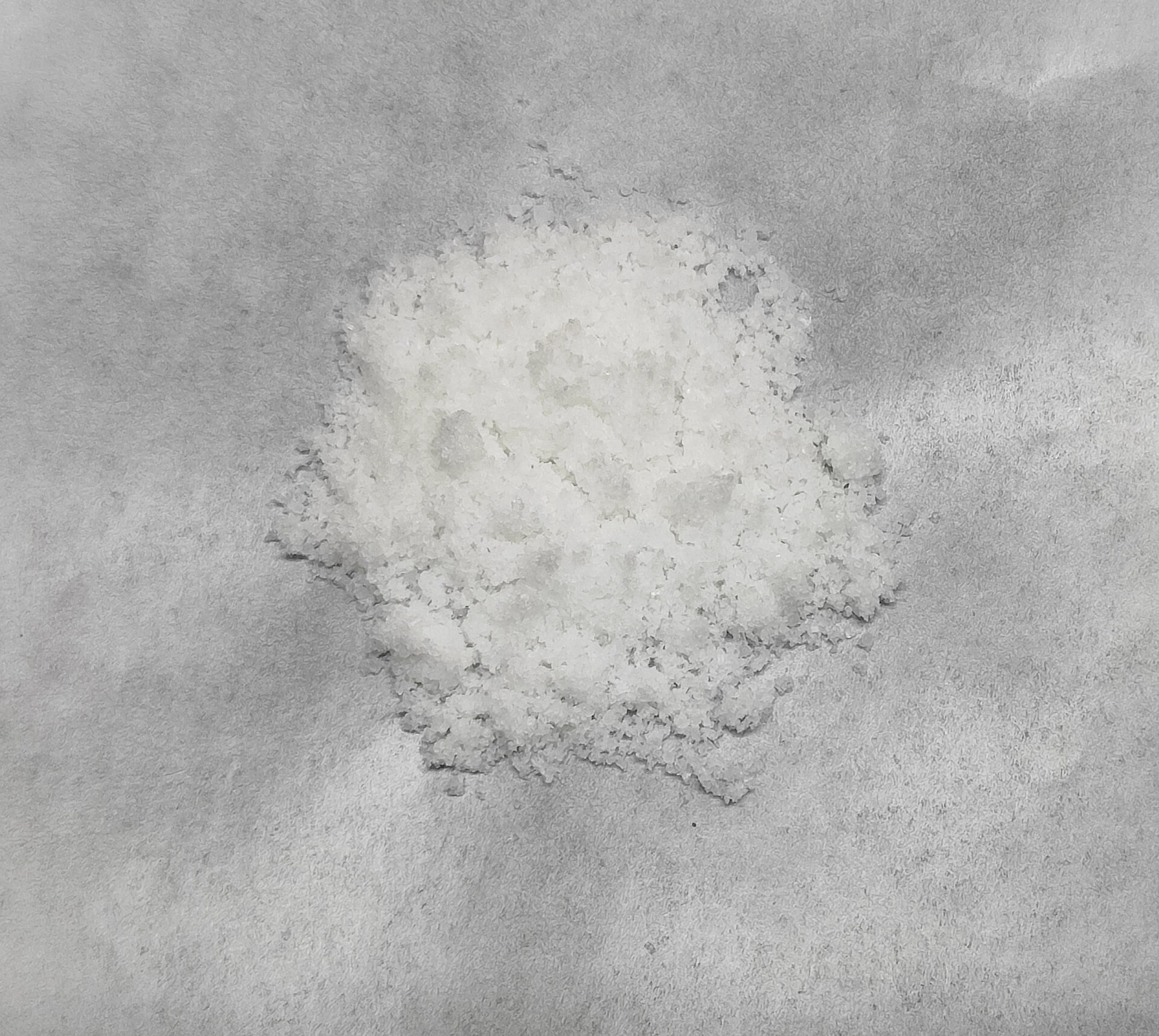 Imagem de referência de clorito de sódio, descrito nos dados abertos como composto químico