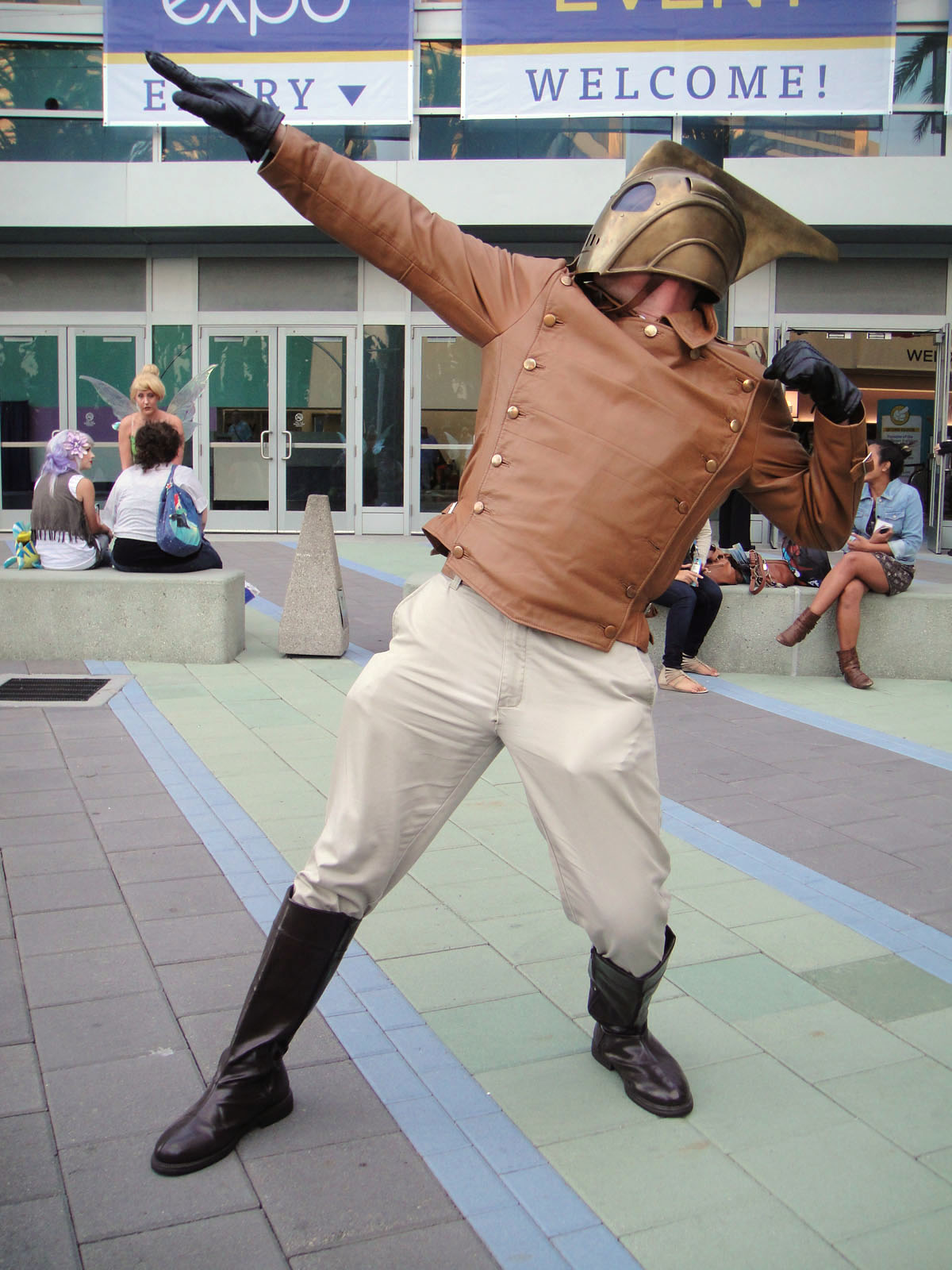 Imagem de referência de The Rocketeer, descrito nos dados abertos como filme de 1991 dirigido por Joe Johnston e Mark Dindal