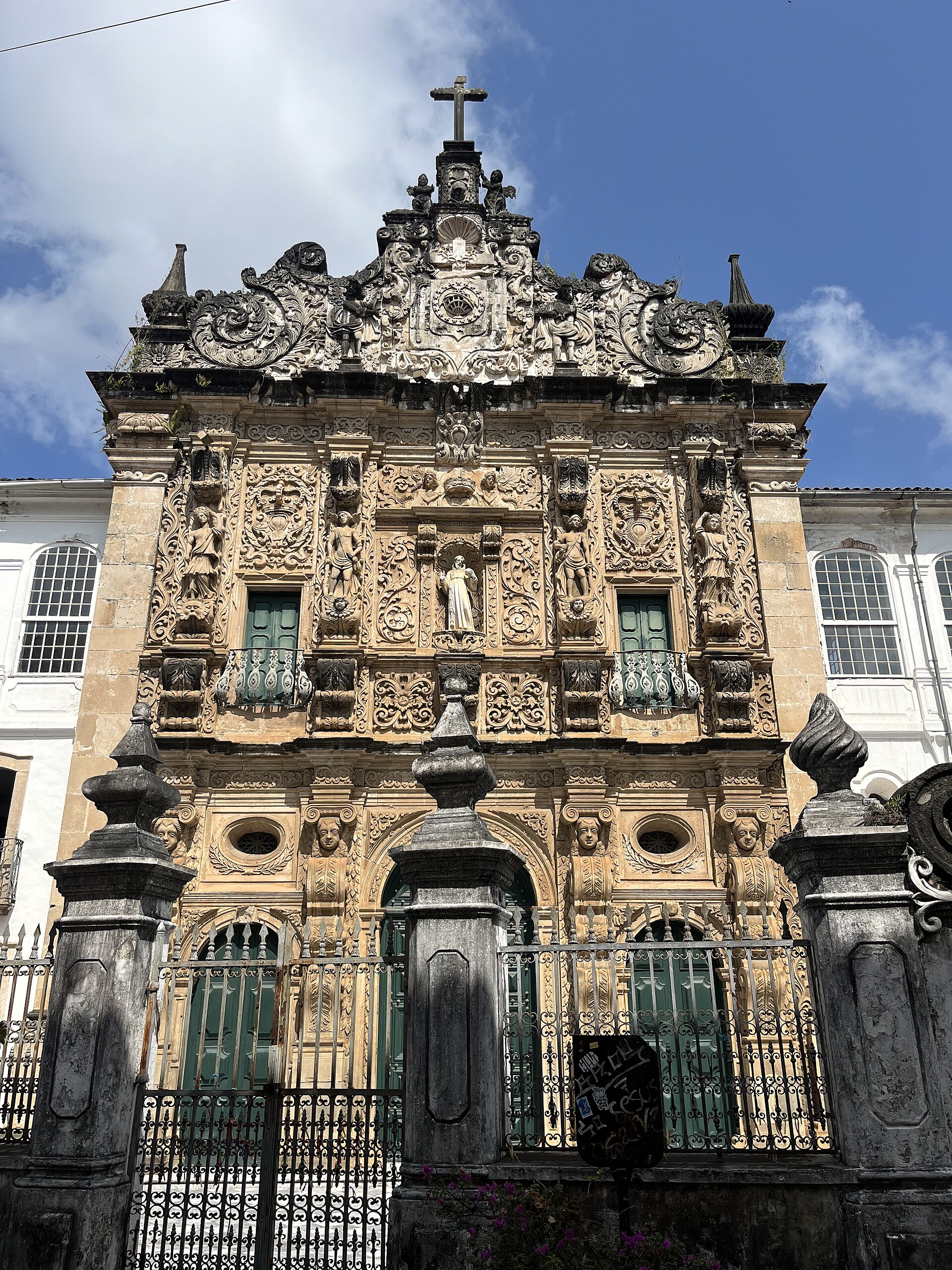 Imagem de referência de Igreja da Ordem Terceira de São Francisco, descrito nos dados abertos como igreja em Salvador, Bahia