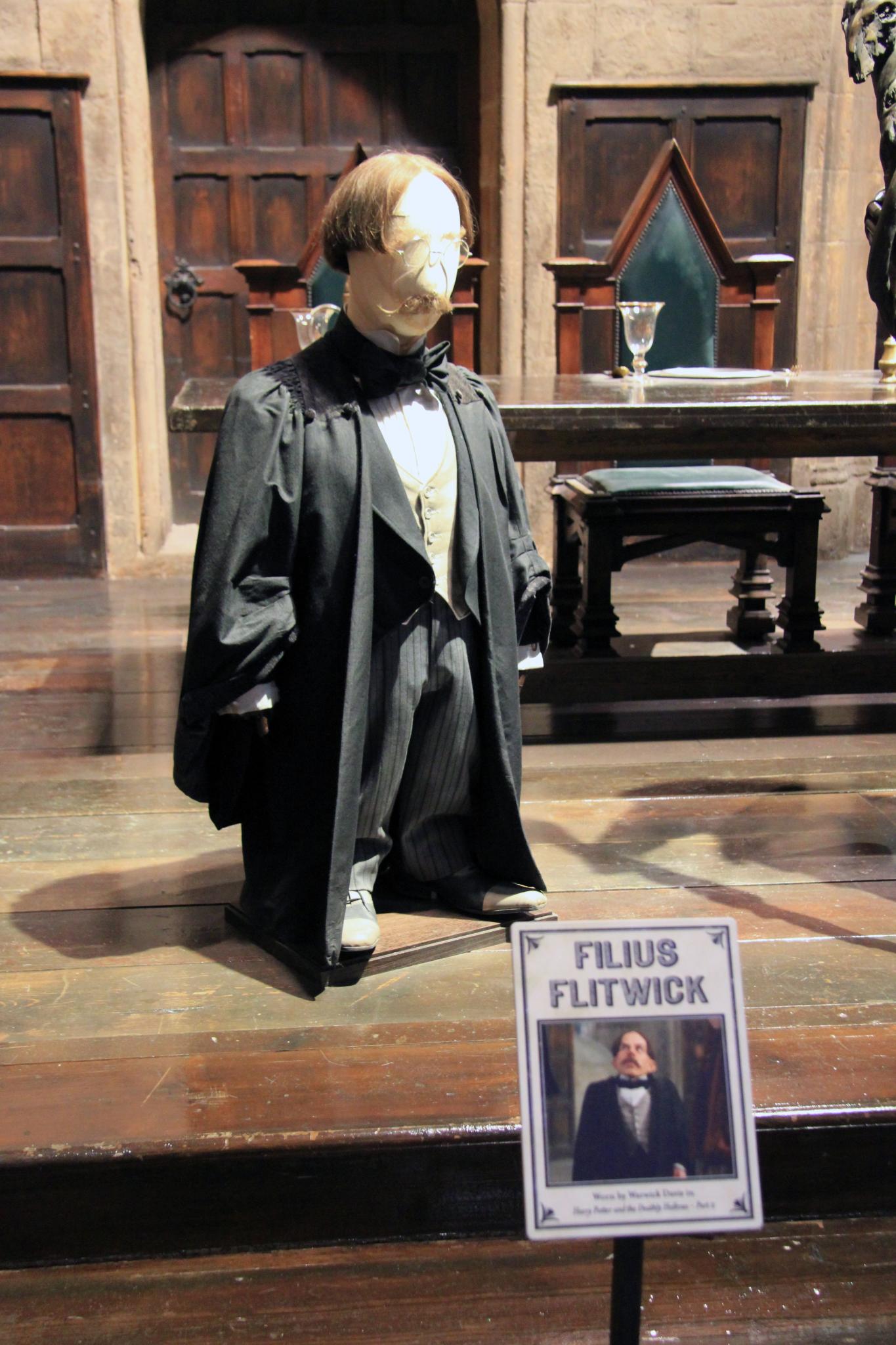 Imagem de referência de Flitwick, descrito nos dados abertos como professor britânico
