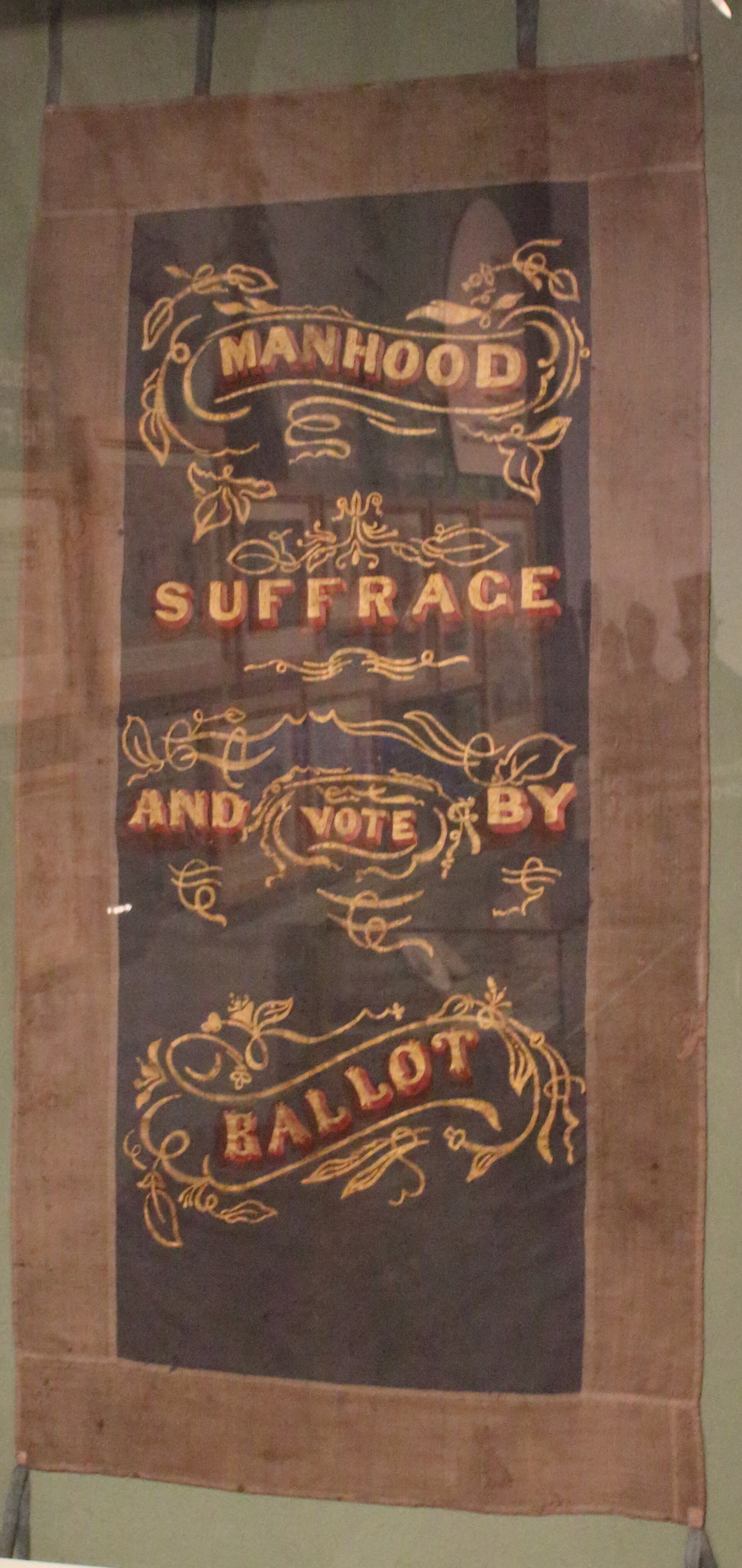 Imagem de referência de Bullets or Ballots, descrito nos dados abertos como filme de 1936 dirigido por William Keighley e Edward G. Robinson