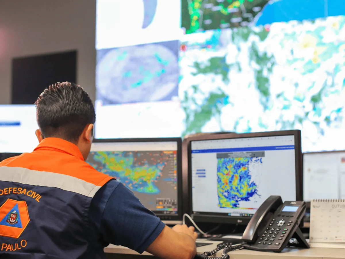 Após temporais, governo de SP envia ajuda humanitária ao interior e litoral