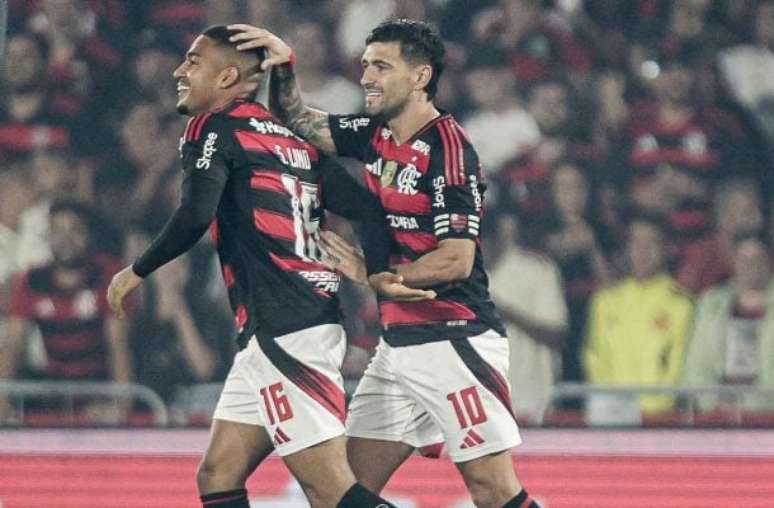 Arrascaeta explica discussão com Samuel Lino em jogo do Flamengo