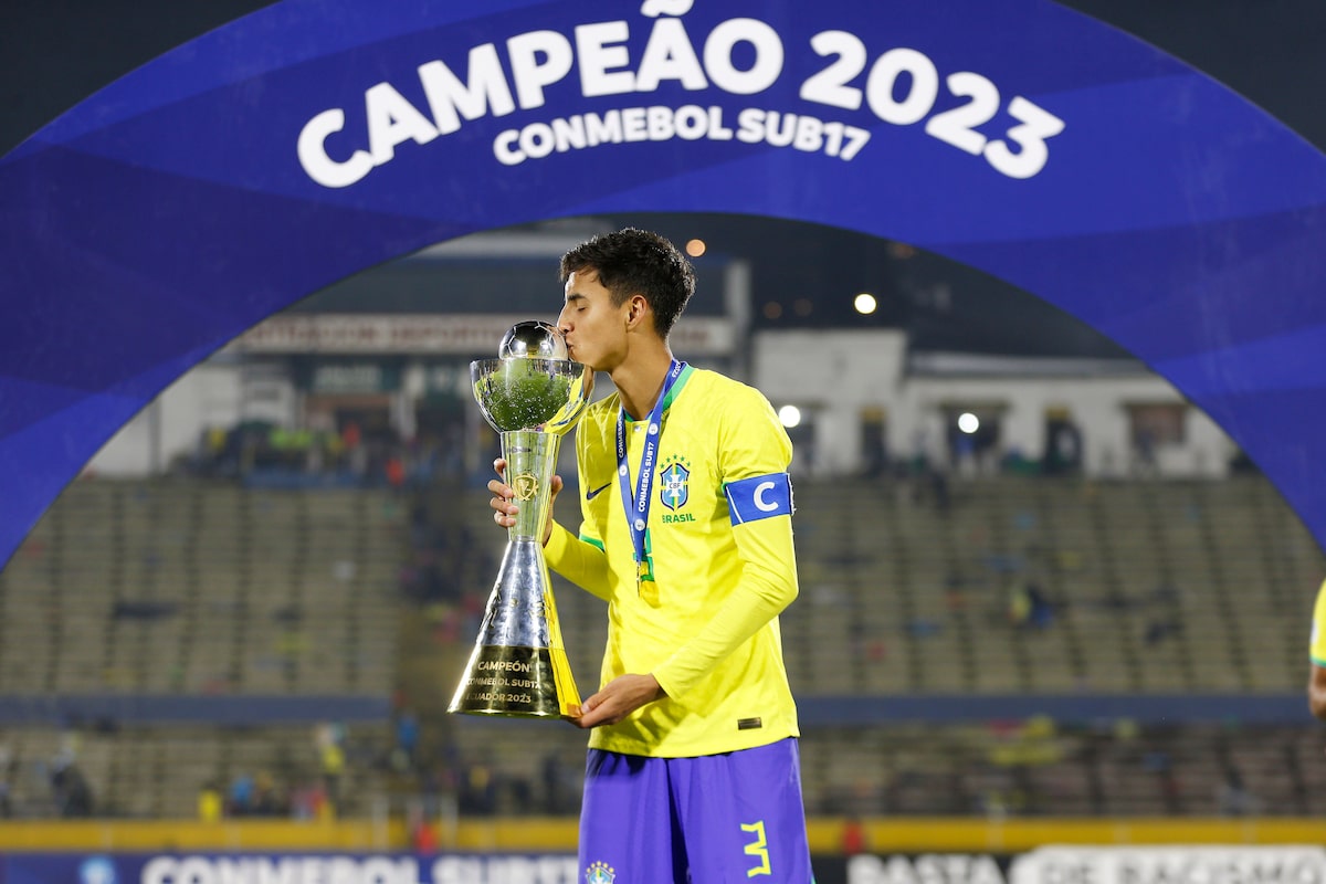 Ancelotti promove renovação e reduz em quatro anos a média de idade da seleção em relação à Copa