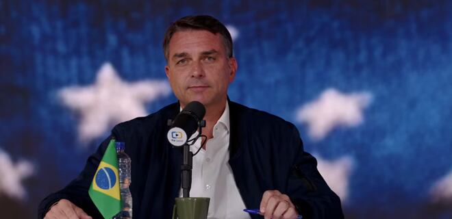 Em live, Flávio diz que vai usar dinheiro da Faria Lima para comprar dívidas de brasileiros