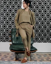 Papete ganha espaço nos visuais de verão; saiba como combinar o calçado