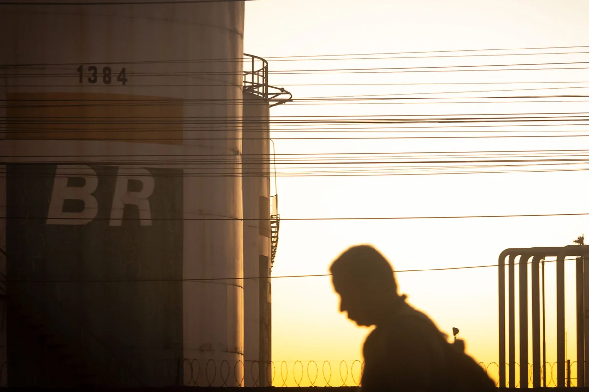Executivos de cartel são condenados por prejuízo de bilhões à Petrobras