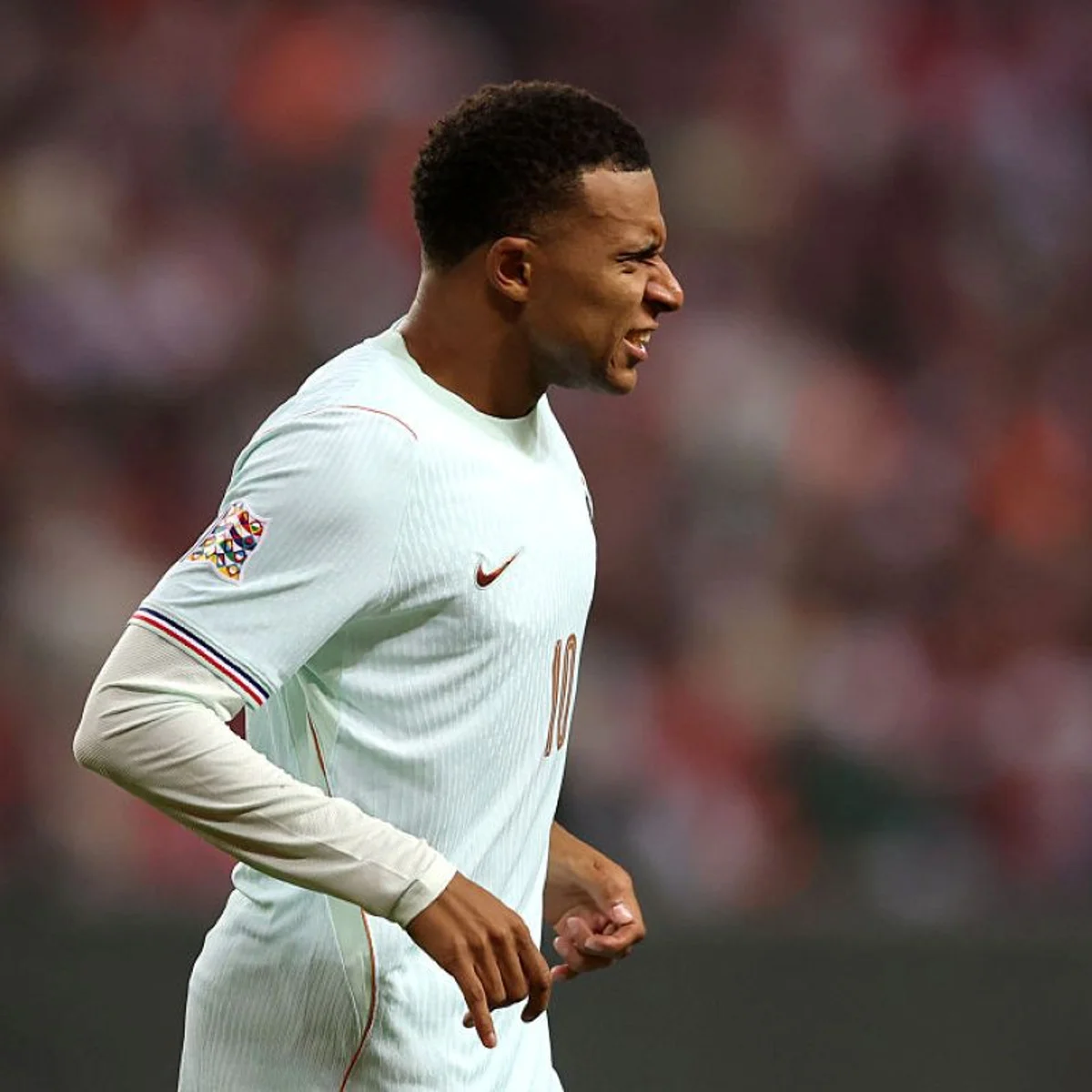 Real Madrid confirma lesão de Mbappé após jogador ser cortado da seleção
