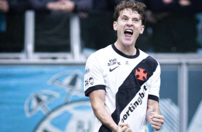 Vasco quebra tabu histórico, vence Grêmio de virada e respira no Z4