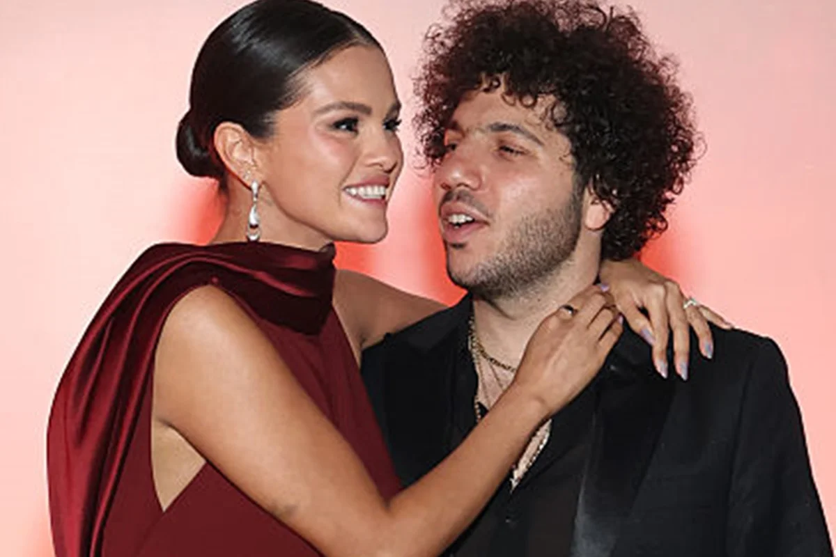 Benny Blanco diz que peidos deveriam ser normalizados nos relacionamentos