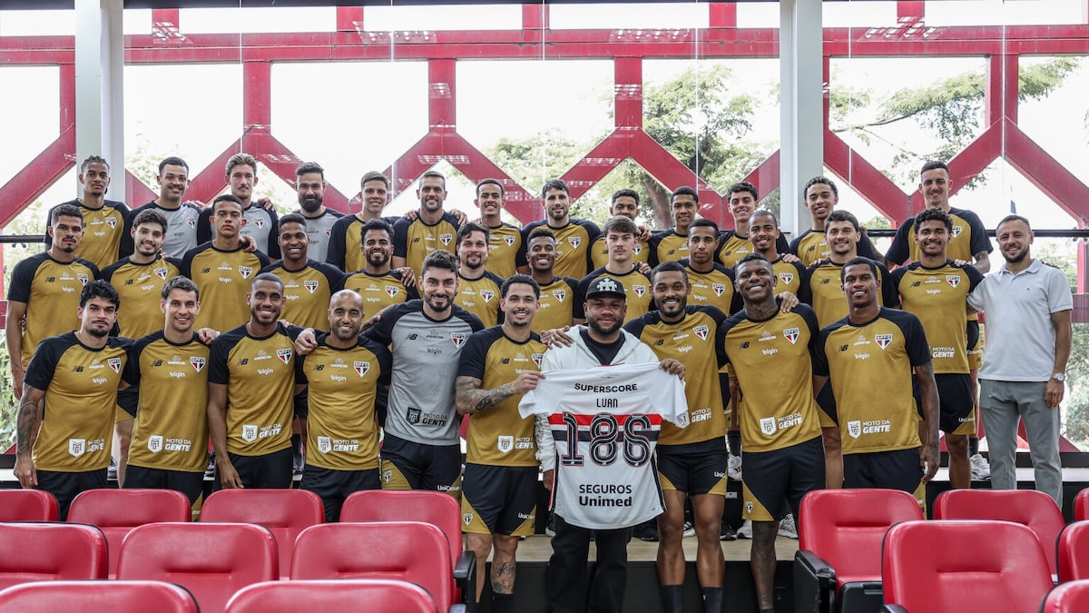 São Paulo rescinde com herói que quebrou jejum de títulos em final contra o Palmeiras