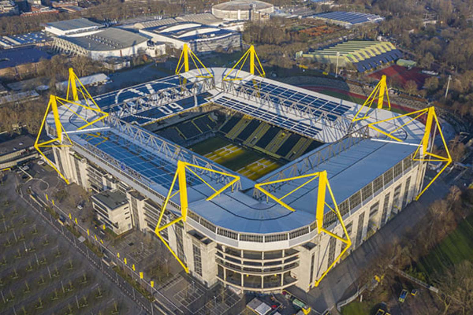Signal Iduna Park &eacute; o palco do Borussia Dortmund, atual segundo colocado da Bundesliga &ndash;