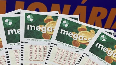 Mega-Sena acumula, e prêmio vai a R$ 305 milhões, segundo maior da história; veja os números