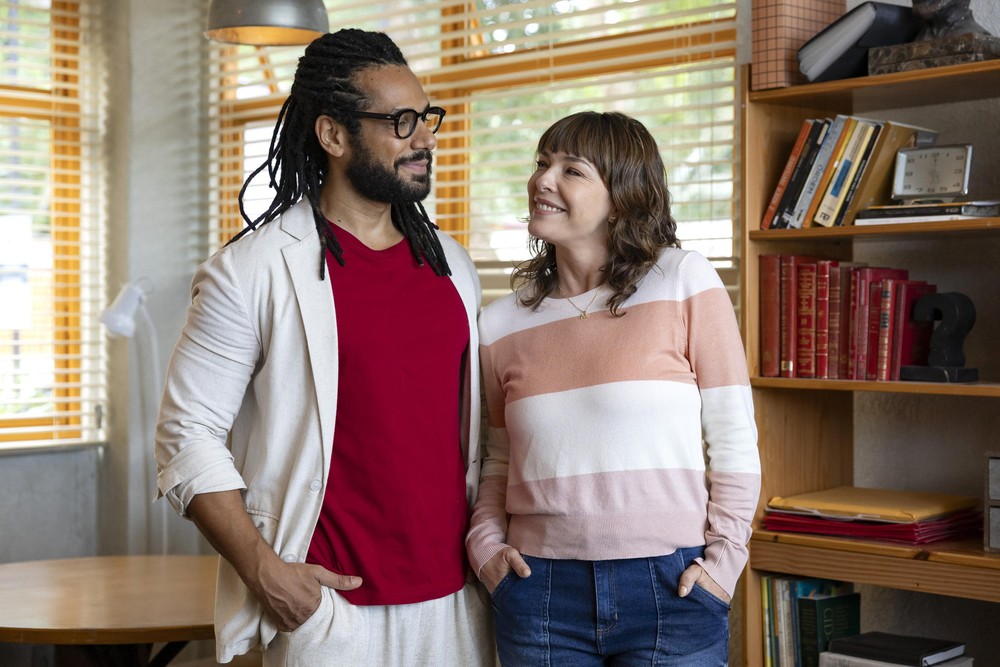 Lucas (Amaury Lorenzo) e Margô (Regiane Alves) — Foto: Manoella Mello/ Globo