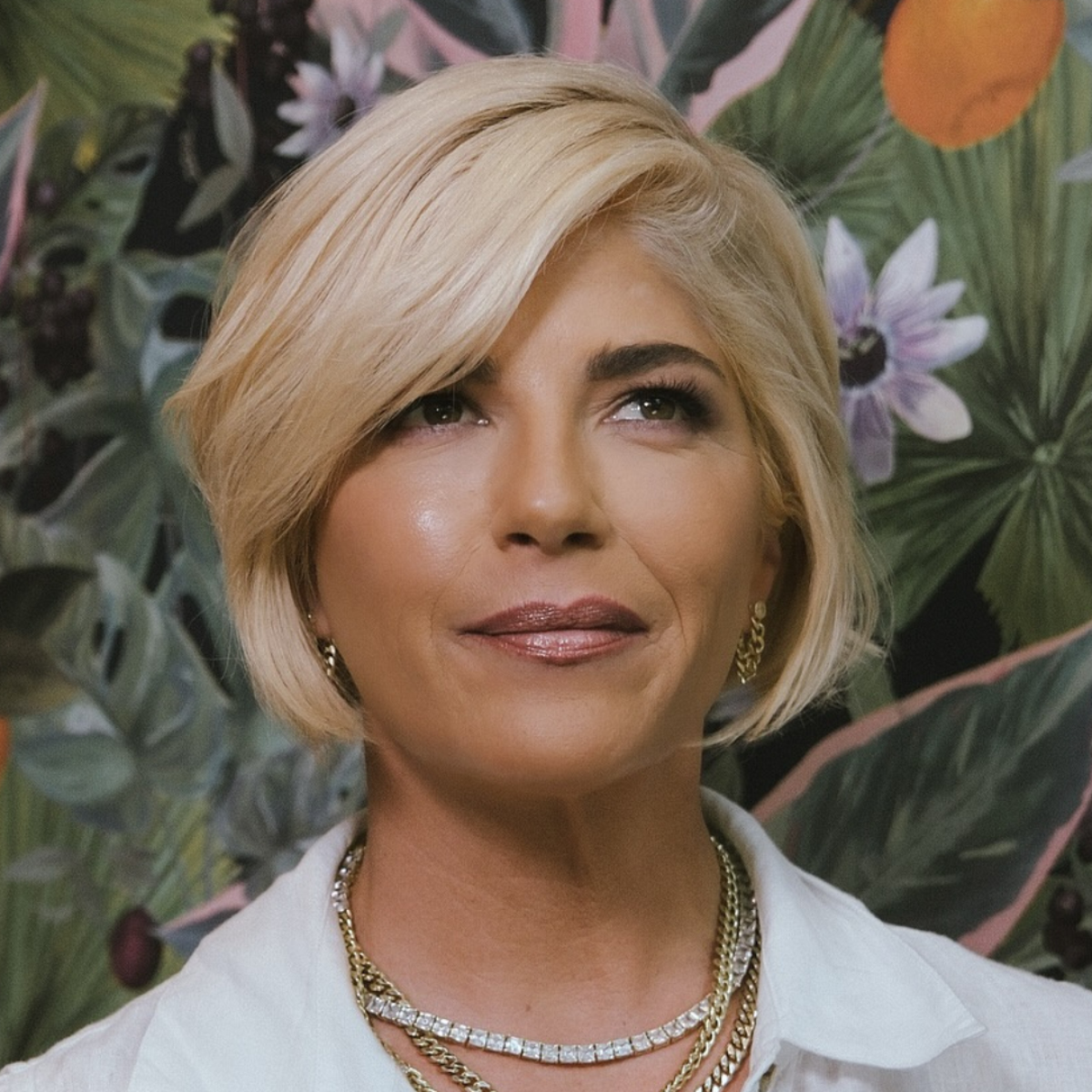 Quem é Selma Blair, atriz de Legalmente Loira acusada de morder tripulantes em voo