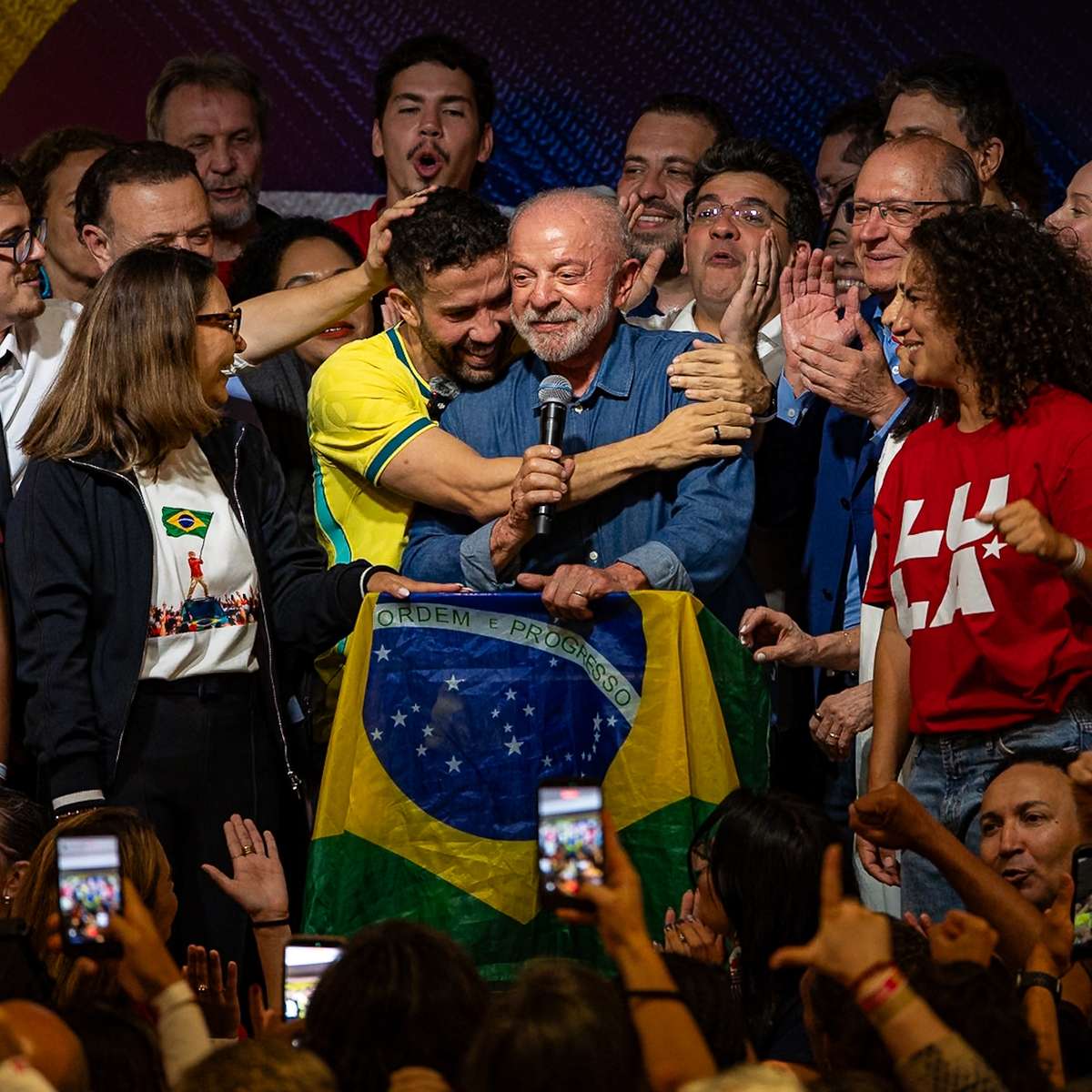 O que fez Lula vencer Flávio Bolsonaro em virada histórica? Especialistas comentam