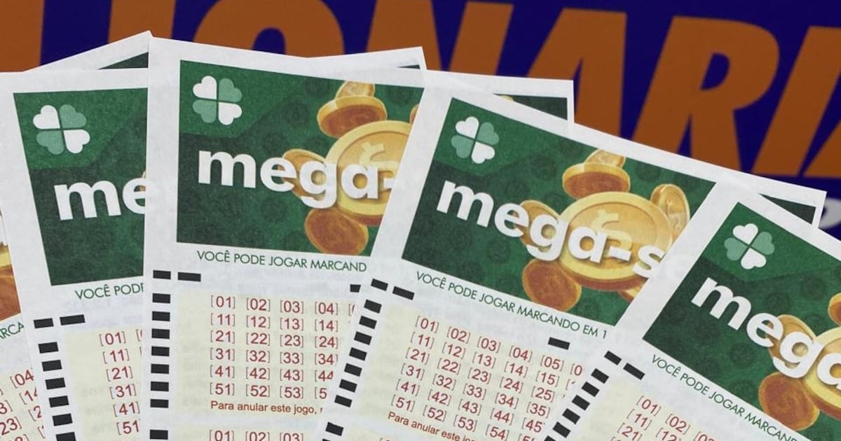 Mega-Sena acumula, e prêmio vai a R$ 305 milhões, segundo maior da história; veja os números