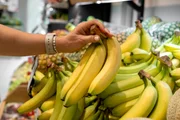 Nutricionista revela 5 truques para evitar que as bananas escureçam