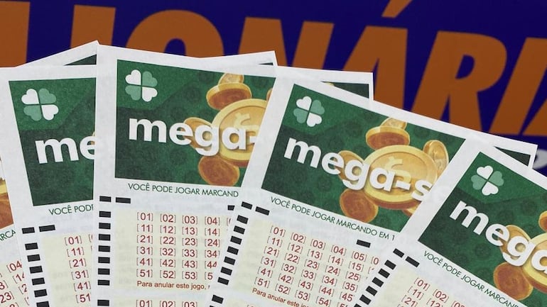 Mega-Sena acumula, e prêmio vai a R$ 305 milhões, segundo maior da história; veja os números