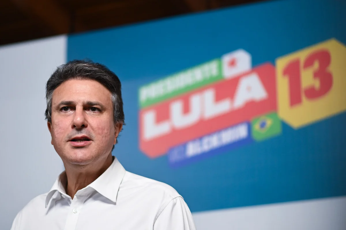 Ex ministro Camilo Santana, coordenador da campanha à reeleição do presidente Luiz Inácio Lula da Silva, coletiva no QG da campanha metropoles