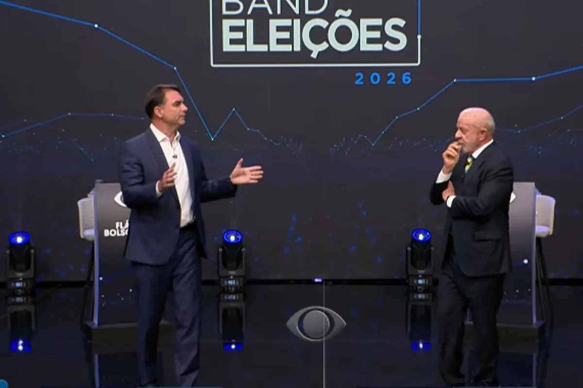 Flávio pergunta “cadê Lulinha” e Lula diz que Luchsinger é “problema da PF”